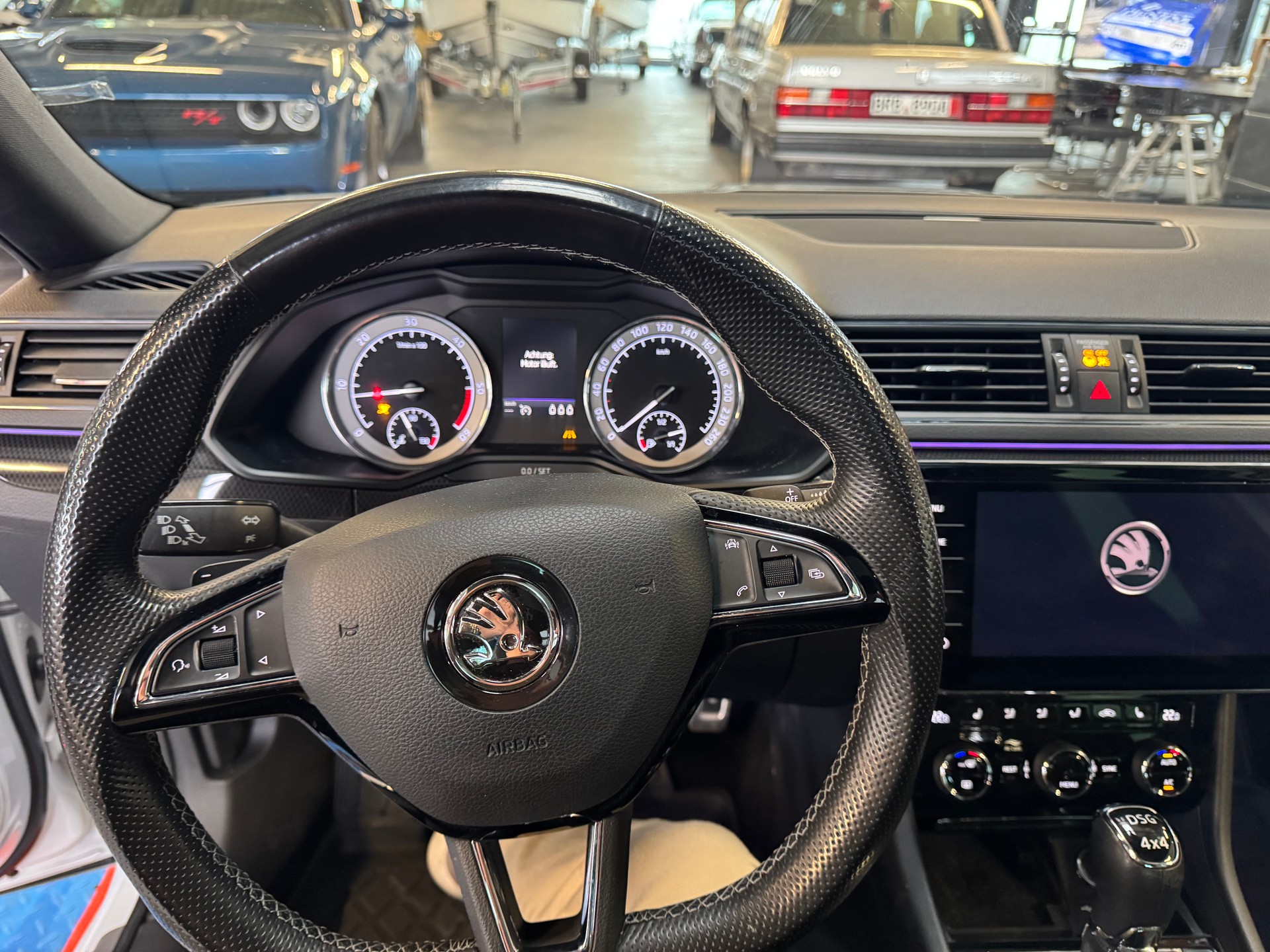 SKODA Superb Combi 2.0 TDi SportLine+ 4x4 DSG - 12