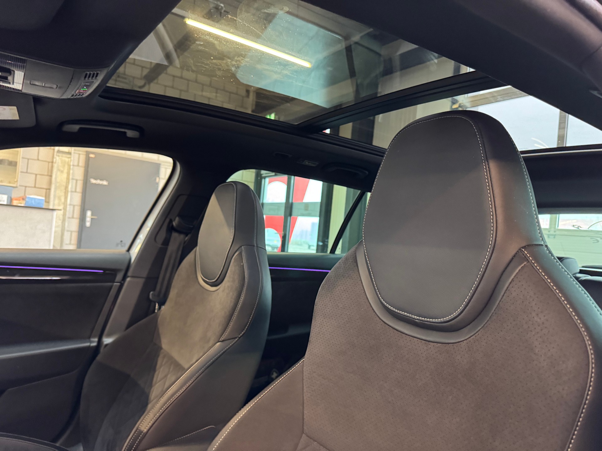 SKODA Superb Combi 2.0 TDi SportLine+ 4x4 DSG - 15