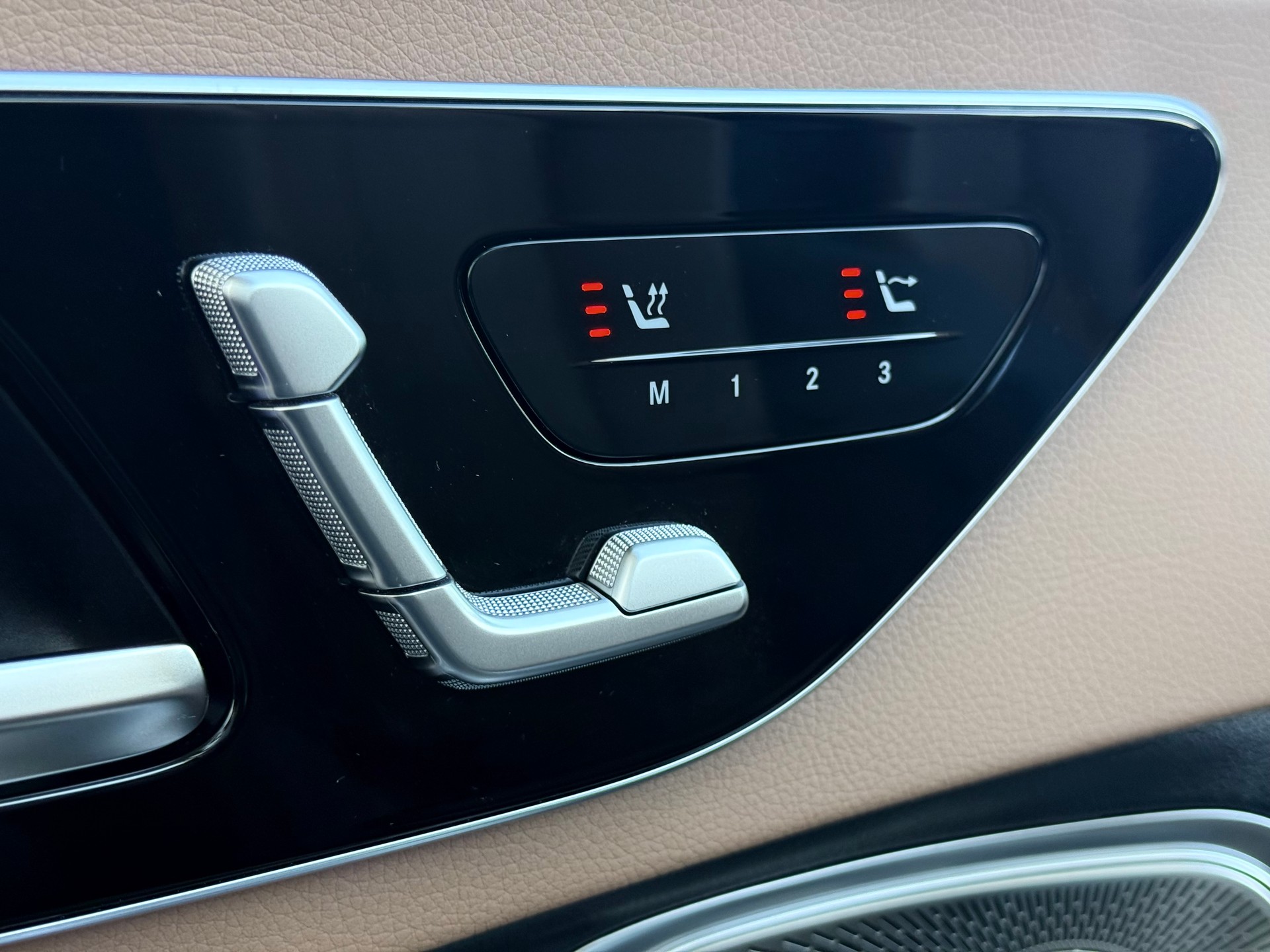 MERCEDES-BENZ CLE 200 AMG Line Cabrio 4M 9G-Tronic - 10