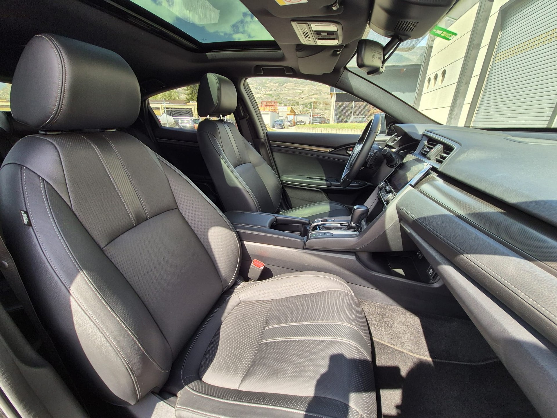 HONDA Civic 1.0 VTEC Elegance CVT - 6