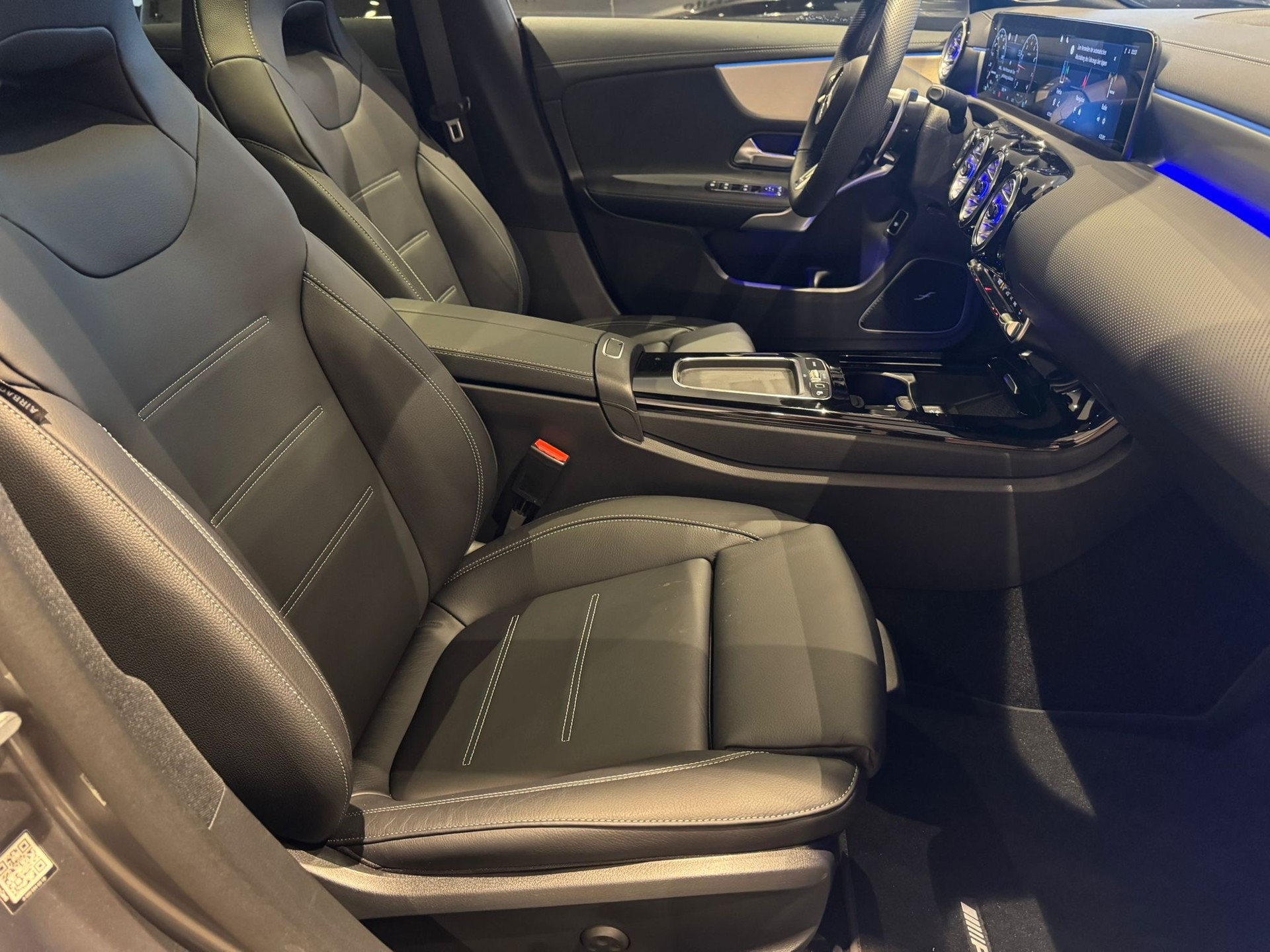 MERCEDES-BENZ CLA 35 AMG 4matic - 10