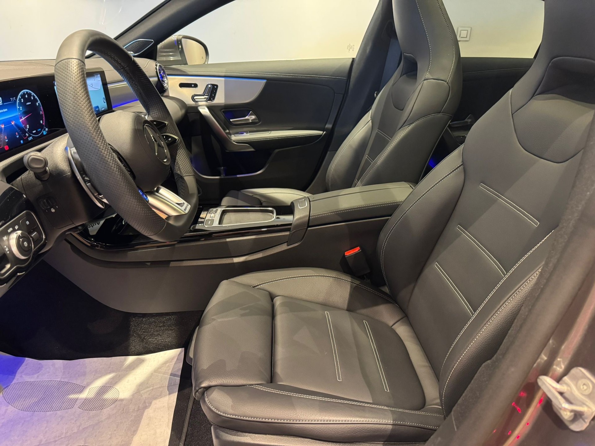 MERCEDES-BENZ CLA 35 AMG 4matic - 11