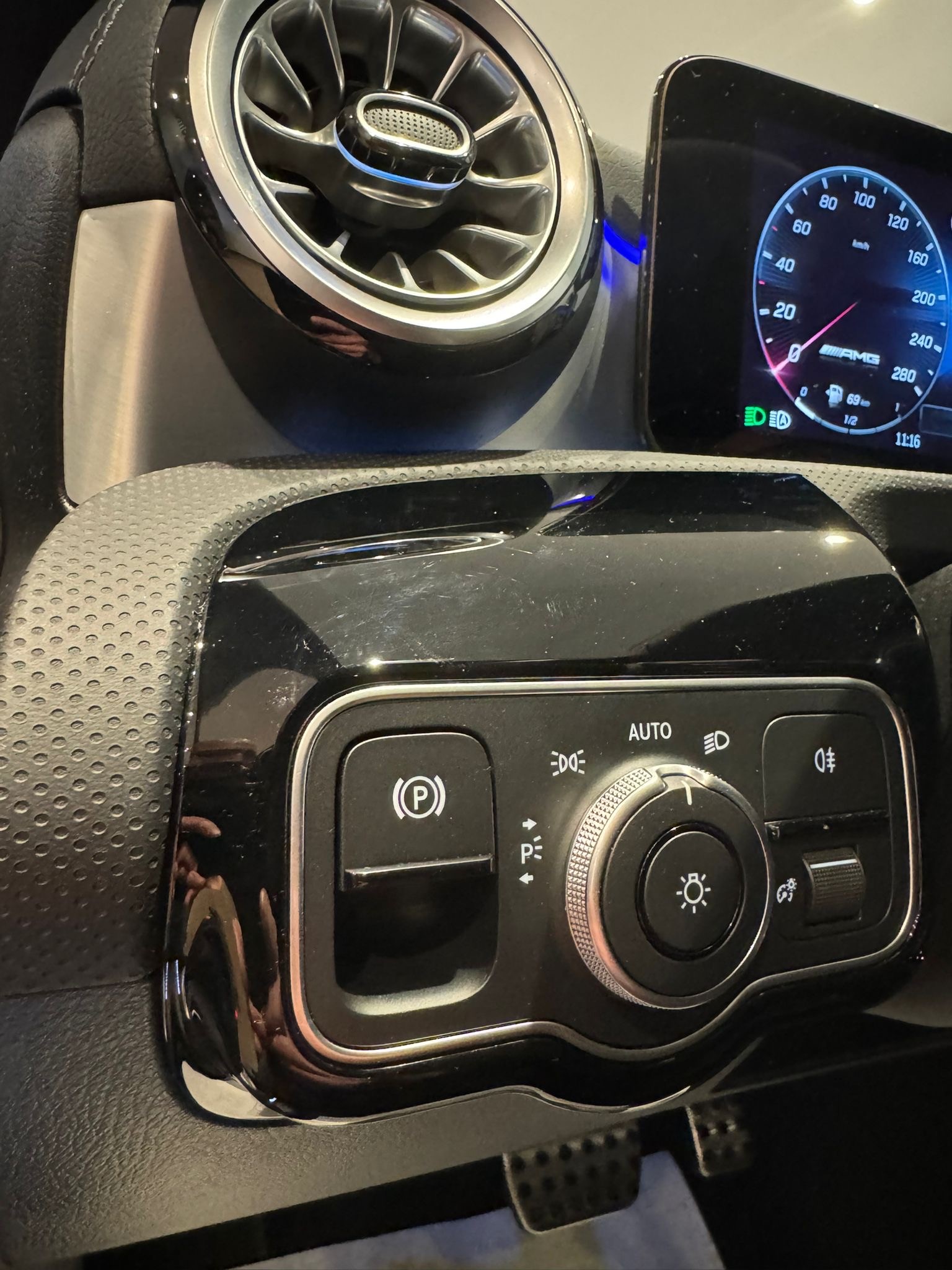 MERCEDES-BENZ CLA 35 AMG 4matic - 24