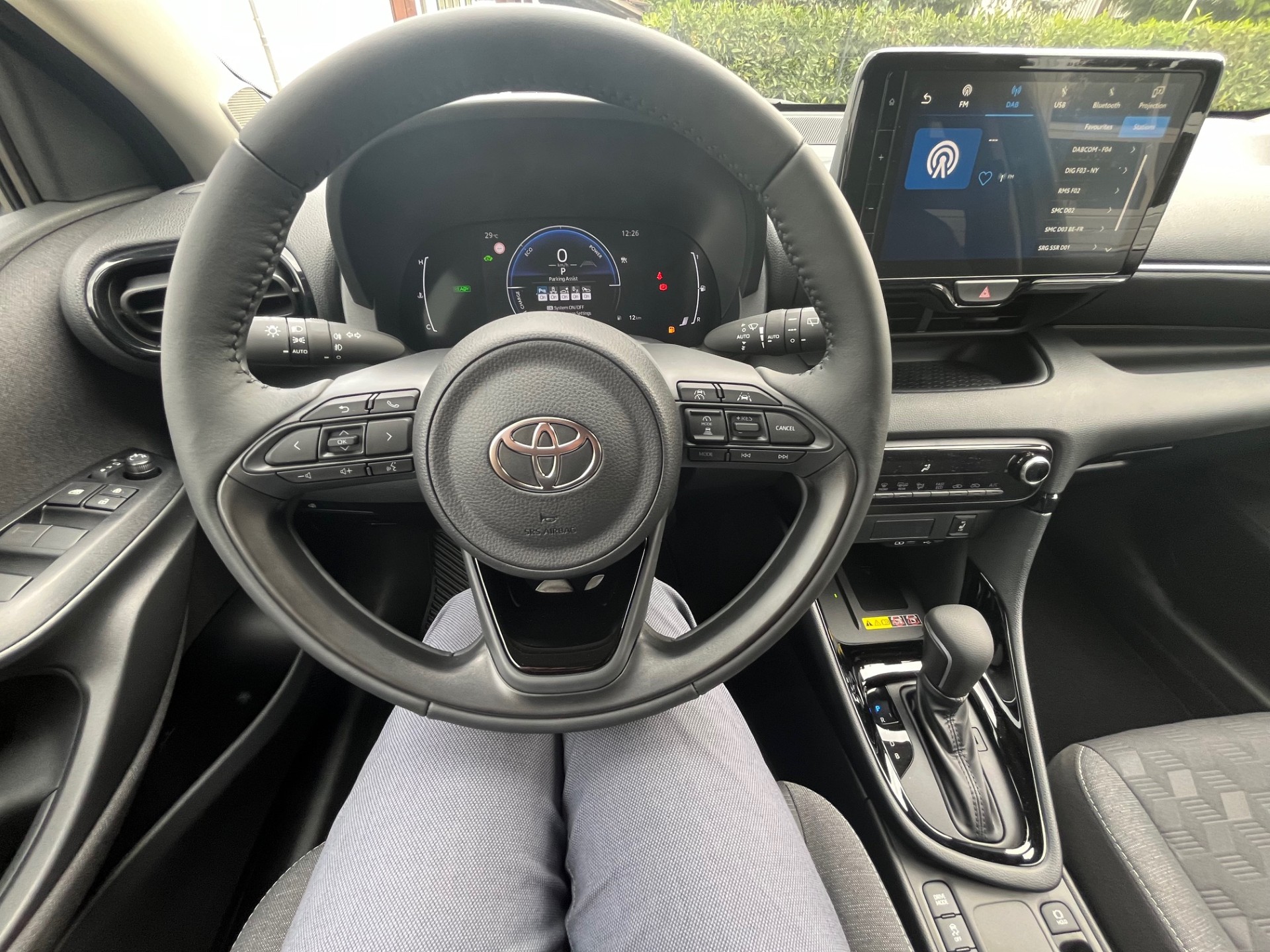 TOYOTA Yaris 1.5 Trend e-CVT (incl. pack services) - 14