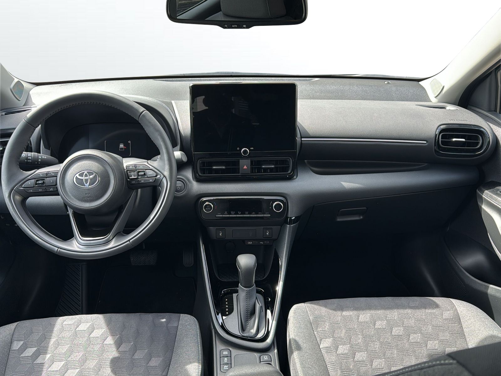 TOYOTA Yaris 1.5 Trend e-CVT (incl. pack services) - 8