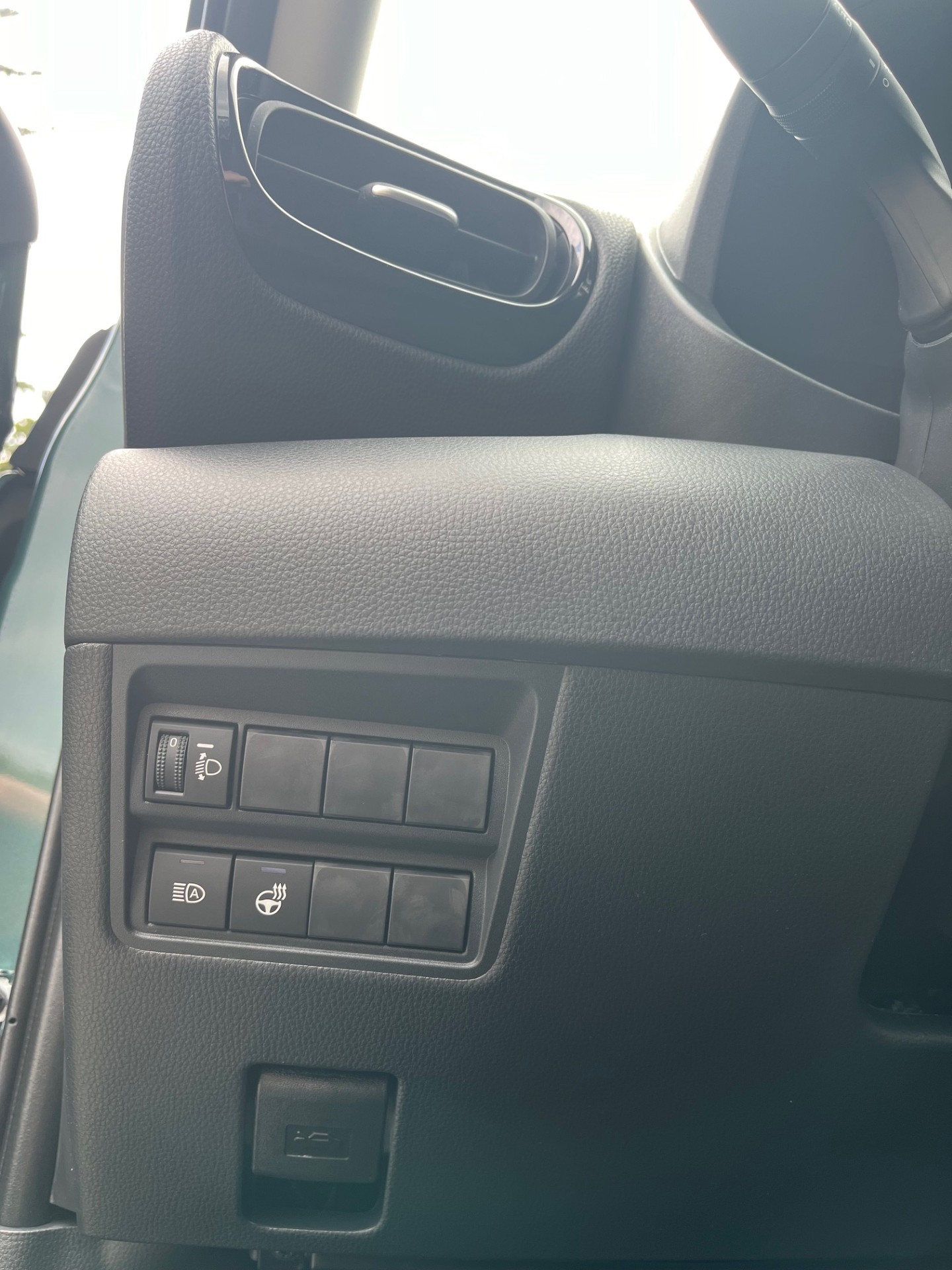 TOYOTA Yaris 1.5 Trend e-CVT (incl. pack services) - 16