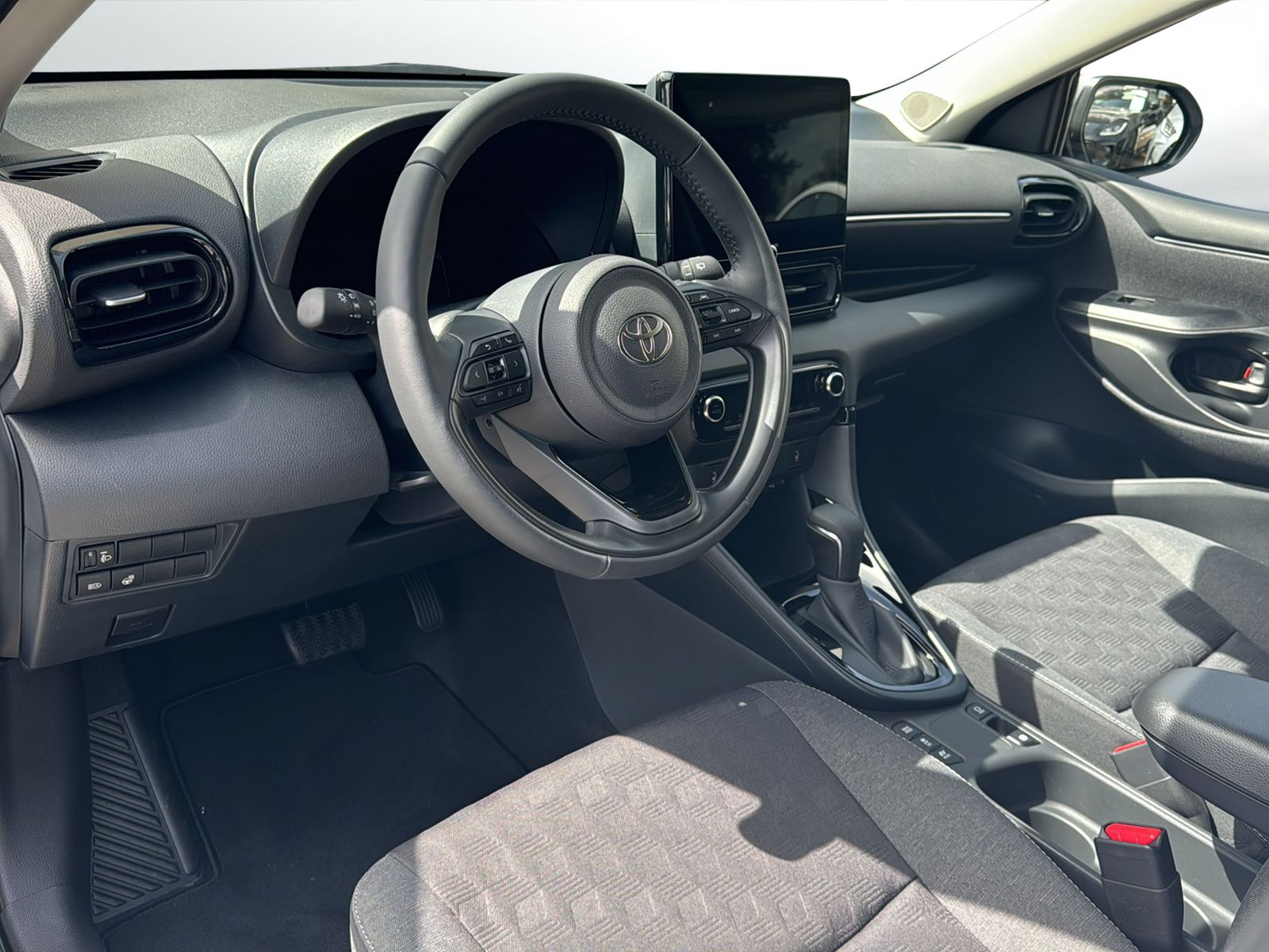 TOYOTA Yaris 1.5 Trend e-CVT (incl. pack services) - 6