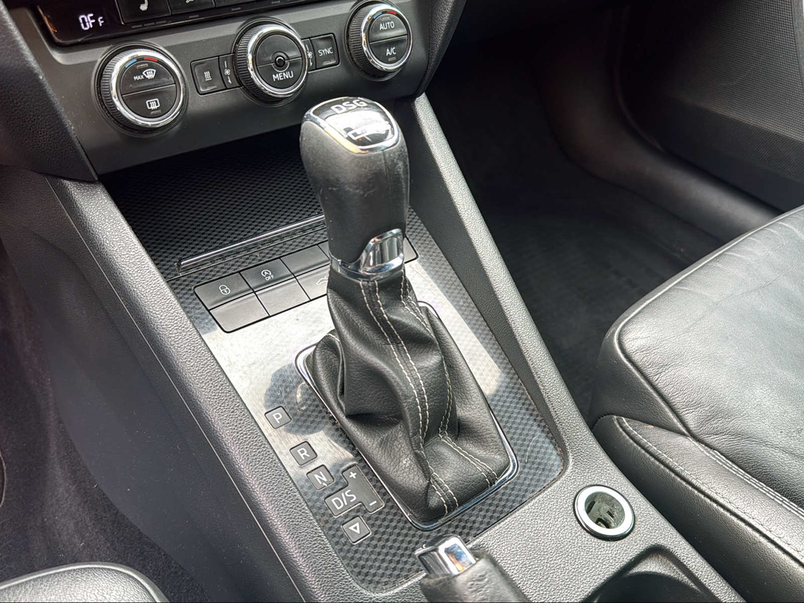 SKODA Octavia Combi 2.0 TDI RS 4x4 DSG - 15