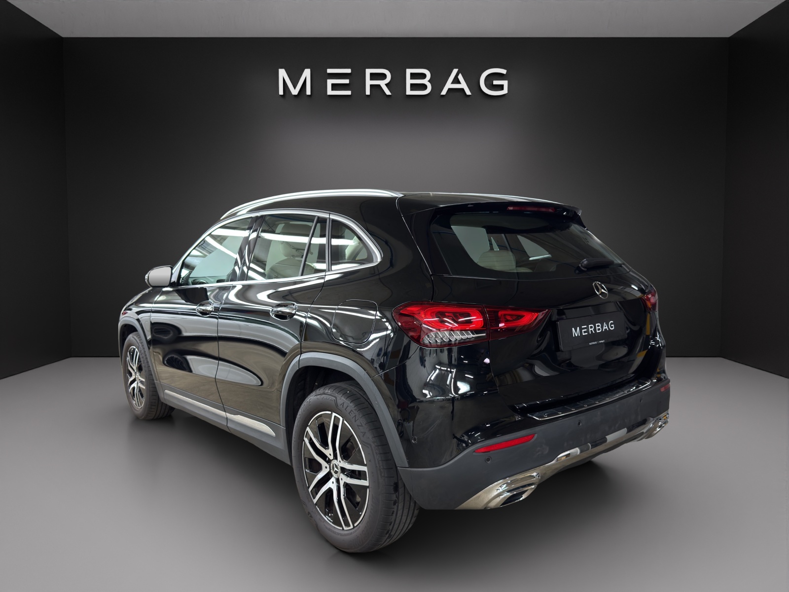 MERCEDES-BENZ GLA 250 Style 4Matic - 3