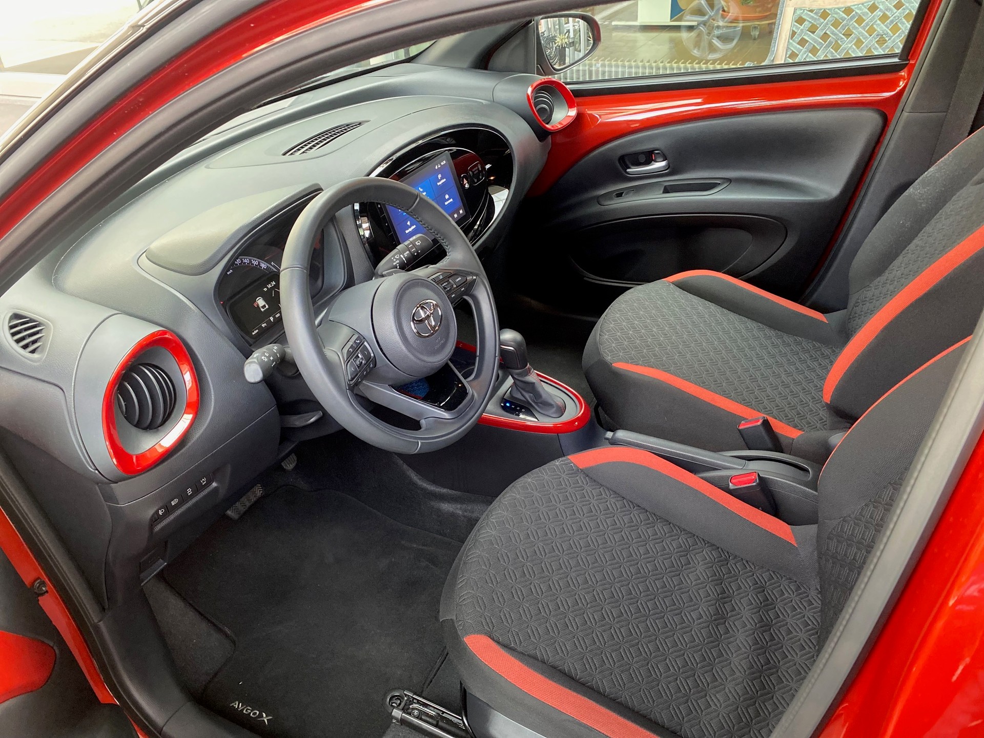 TOYOTA Aygo X 1.0 VVT-i Trend CVT - 4