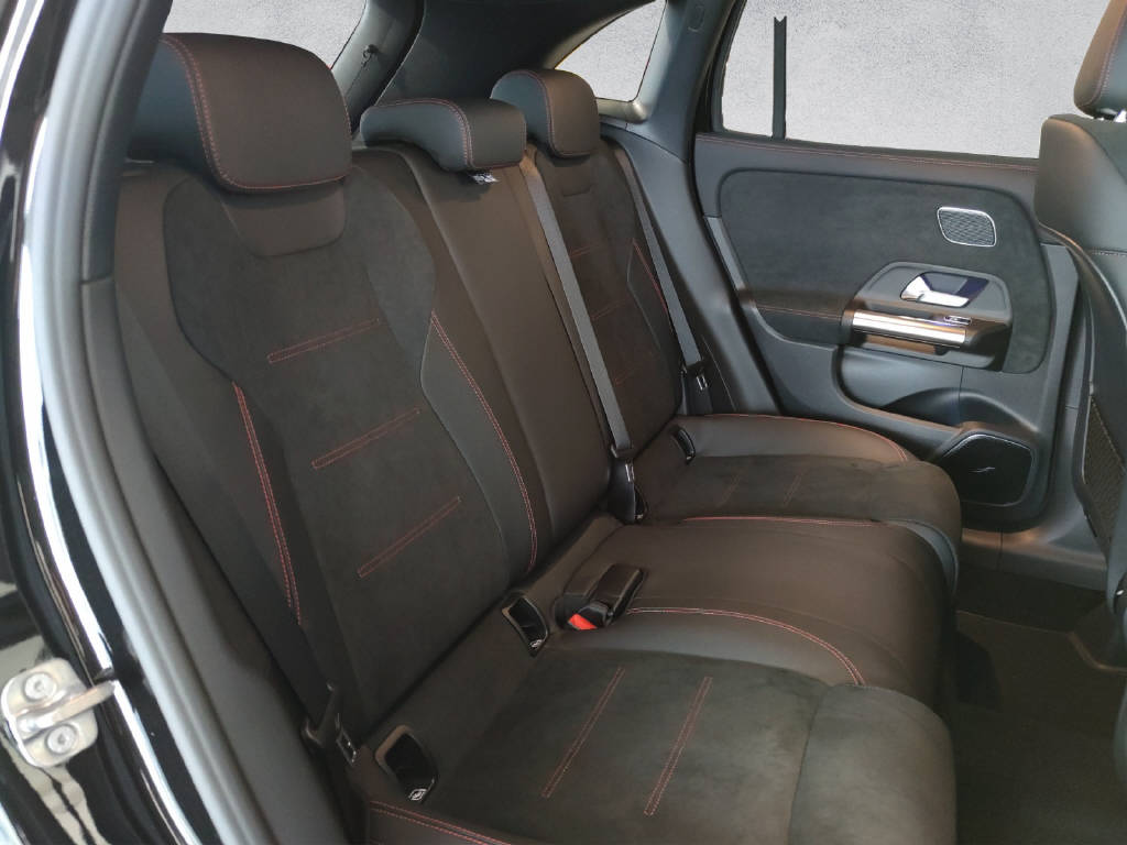 MERCEDES-BENZ GLA 250 AMG Line 4Matic Swiss Star - 13