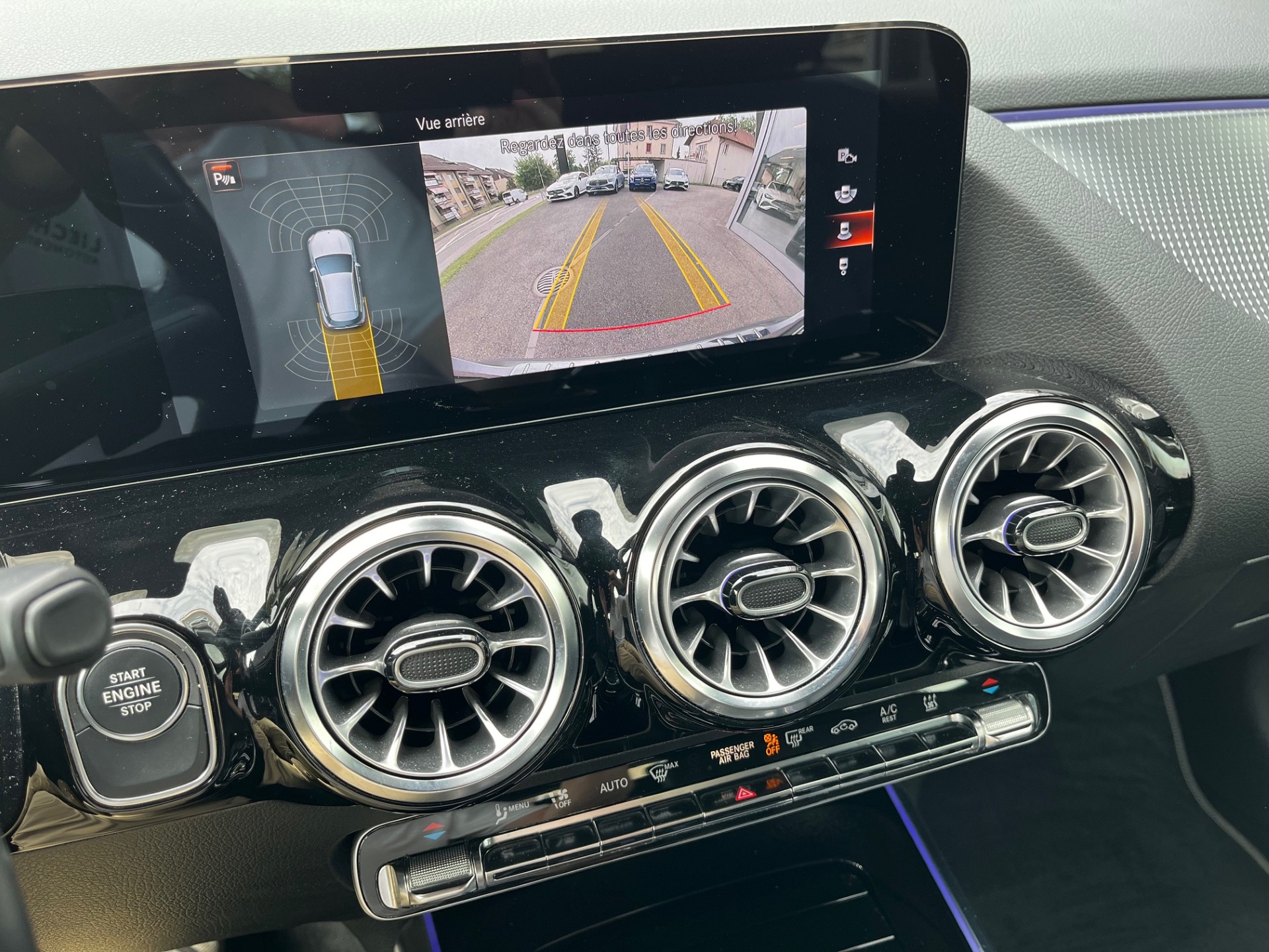 MERCEDES-BENZ GLA 250e Progressive 8G-DCT - 16