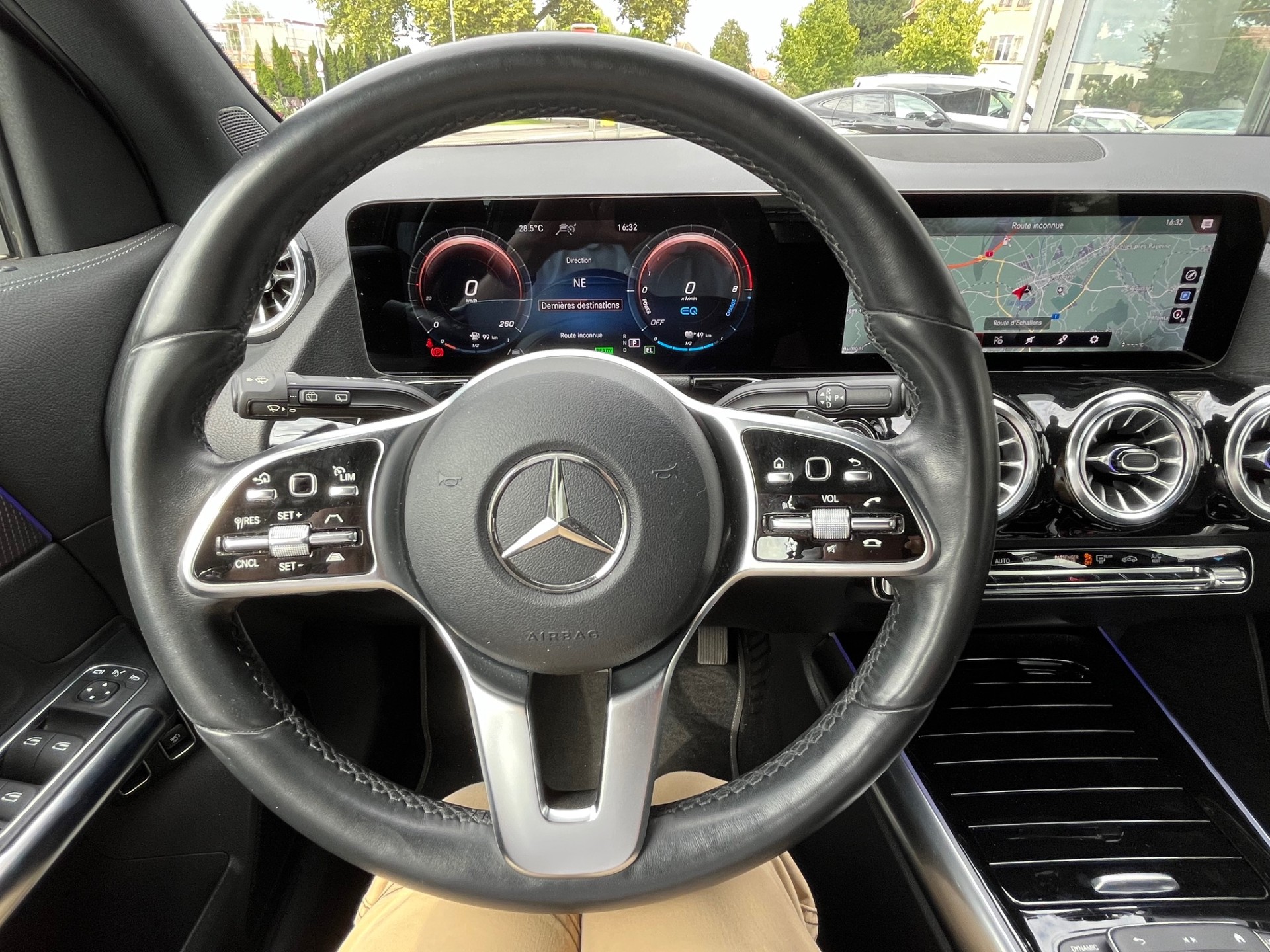 MERCEDES-BENZ GLA 250e Progressive 8G-DCT - 15