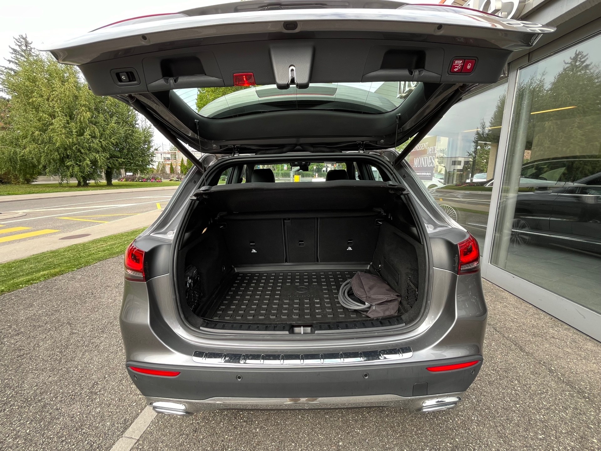 MERCEDES-BENZ GLA 250e Progressive 8G-DCT - 12