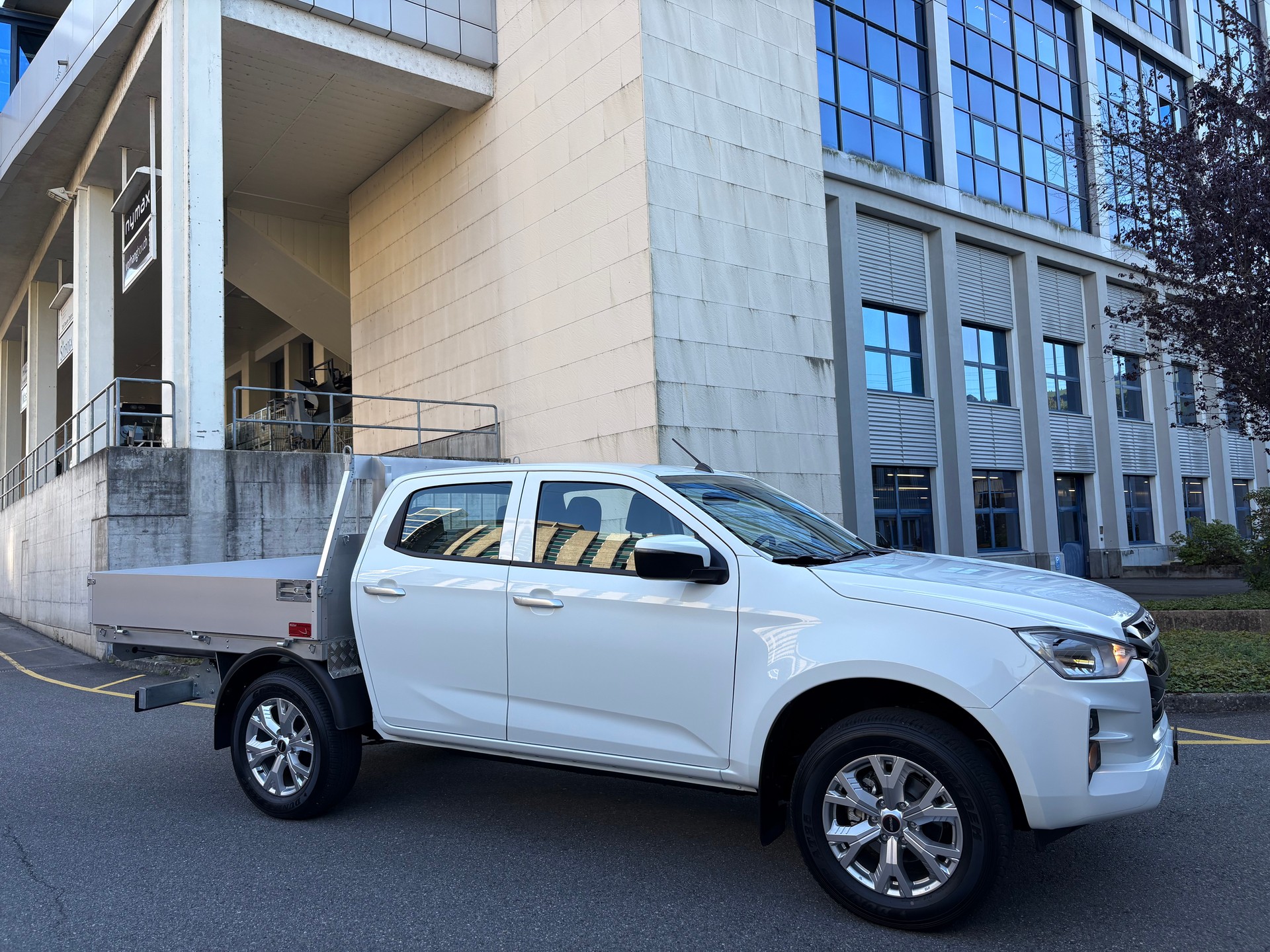 ISUZU D-MAX 1.9 CrewCab N60BB 4x4 - 4