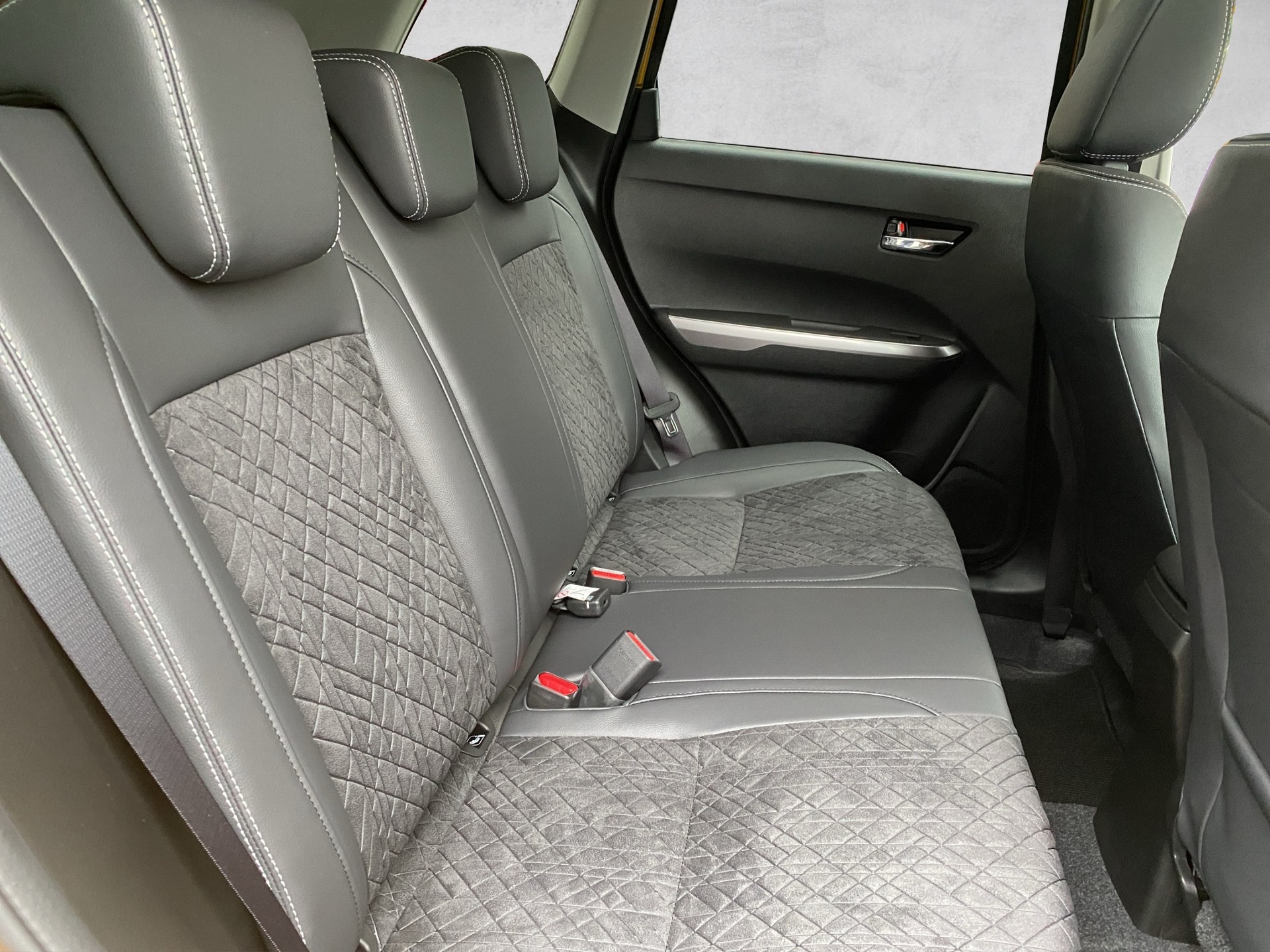 SUZUKI Vitara 1.4 Boosterjet Compact Top 4x4 Hybrid Automatic - 10