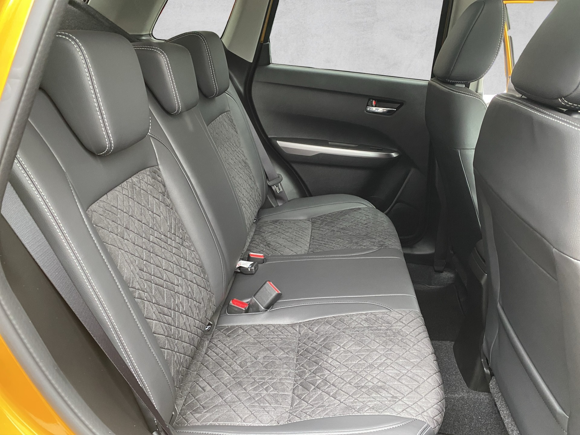 SUZUKI Vitara 1.4 Boosterjet Compact Top 4x4 Hybrid Automatic - 12