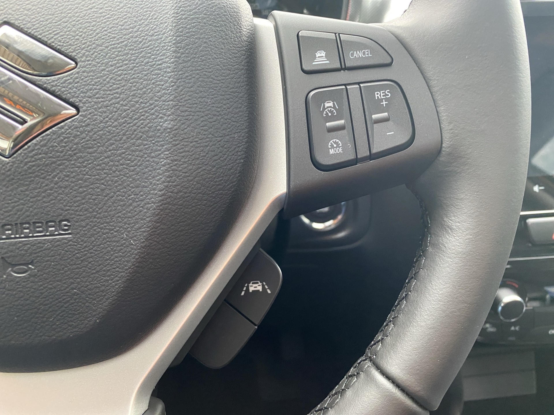 SUZUKI Vitara 1.4 Boosterjet Compact Top 4x4 Hybrid Automatic - 18