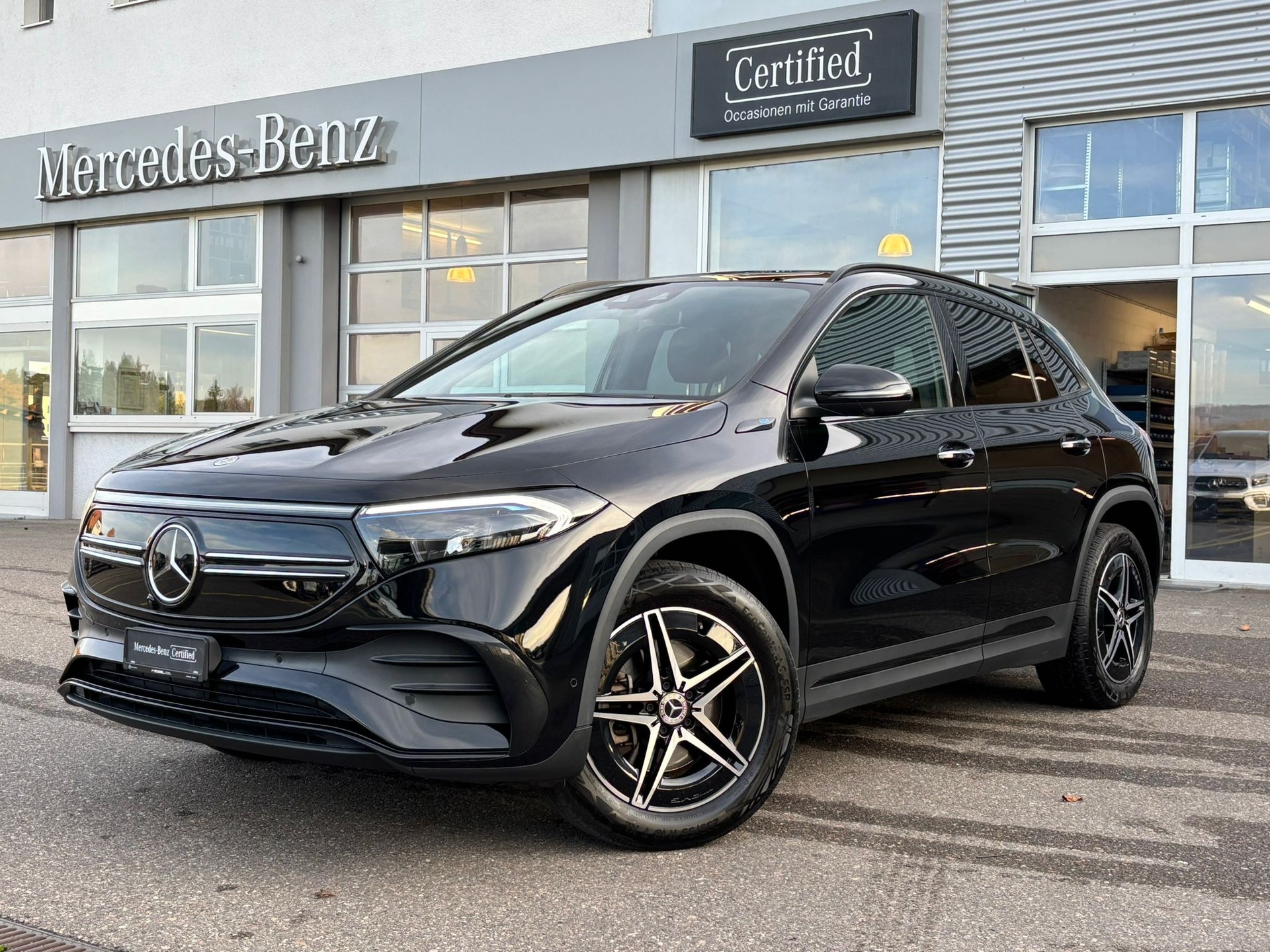 MERCEDES-BENZ EQA 300 AMG-Line 4Matic - 2