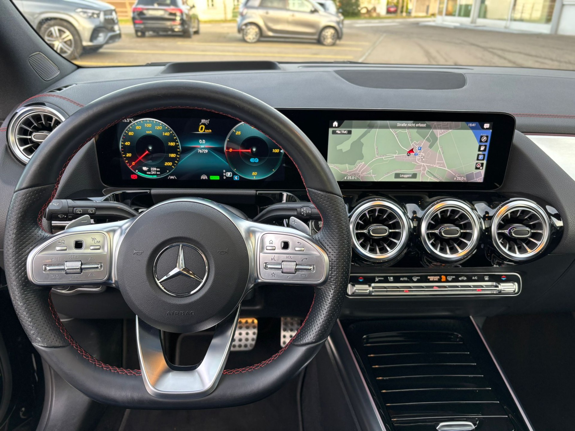 MERCEDES-BENZ EQA 300 AMG-Line 4Matic - 11