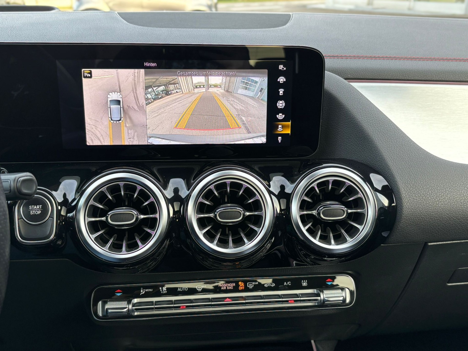 MERCEDES-BENZ EQA 300 AMG-Line 4Matic - 12