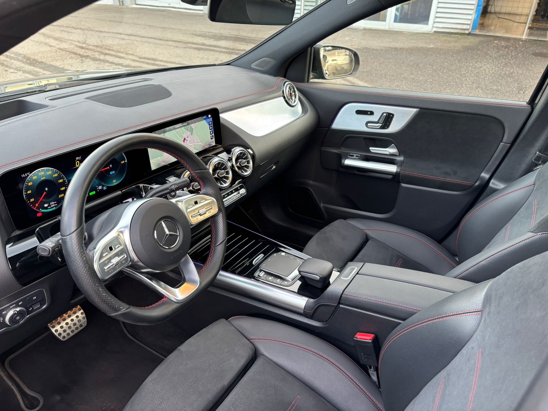 MERCEDES-BENZ EQA 300 AMG-Line 4Matic - 7