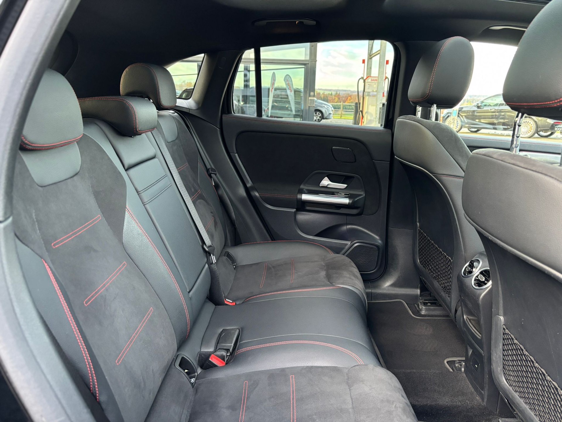 MERCEDES-BENZ EQA 300 AMG-Line 4Matic - 10