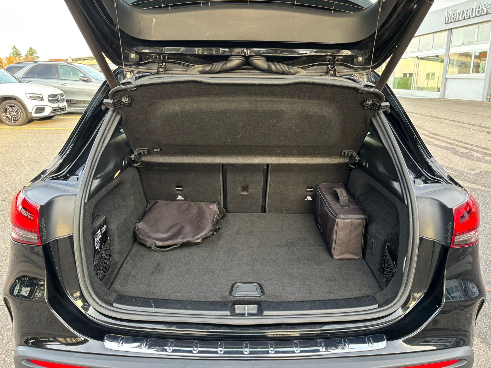 MERCEDES-BENZ EQA 300 AMG-Line 4Matic - 14