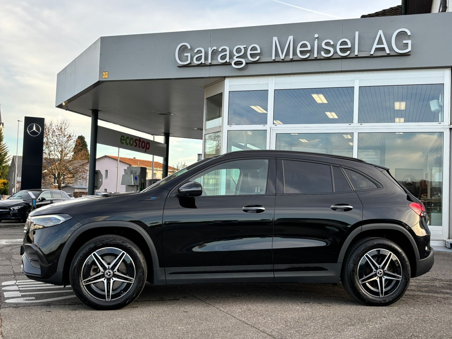 MERCEDES-BENZ EQA 300 AMG-Line 4Matic - 6