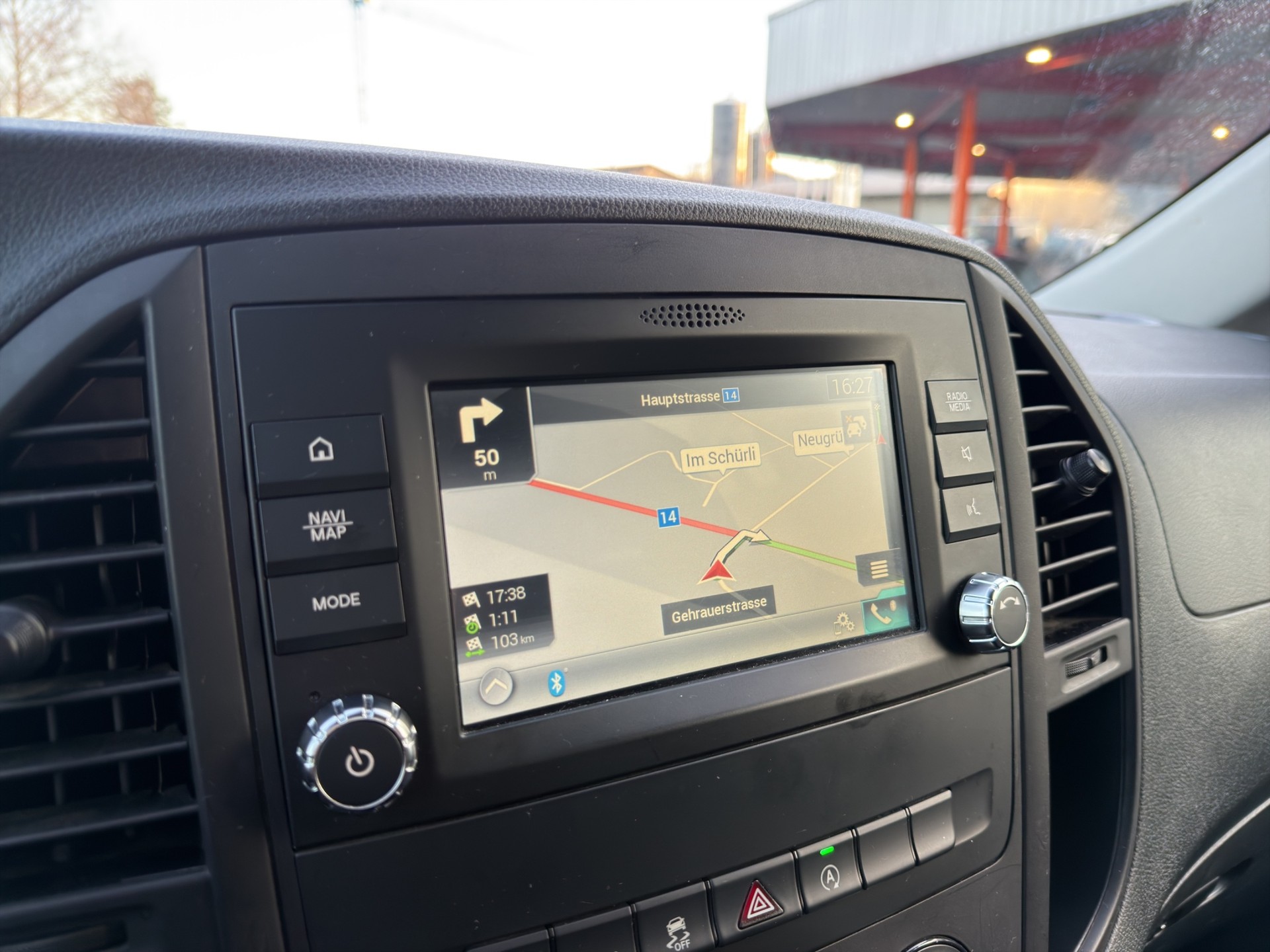 MERCEDES-BENZ Vito 116 CDI Lang Select Family 4Matic 9G-Tronic 8 Plätzer - 27