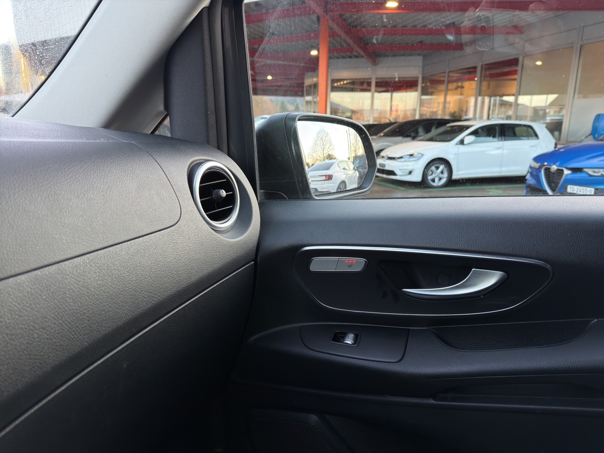 MERCEDES-BENZ Vito 116 CDI Lang Select Family 4Matic 9G-Tronic 8 Plätzer - 26