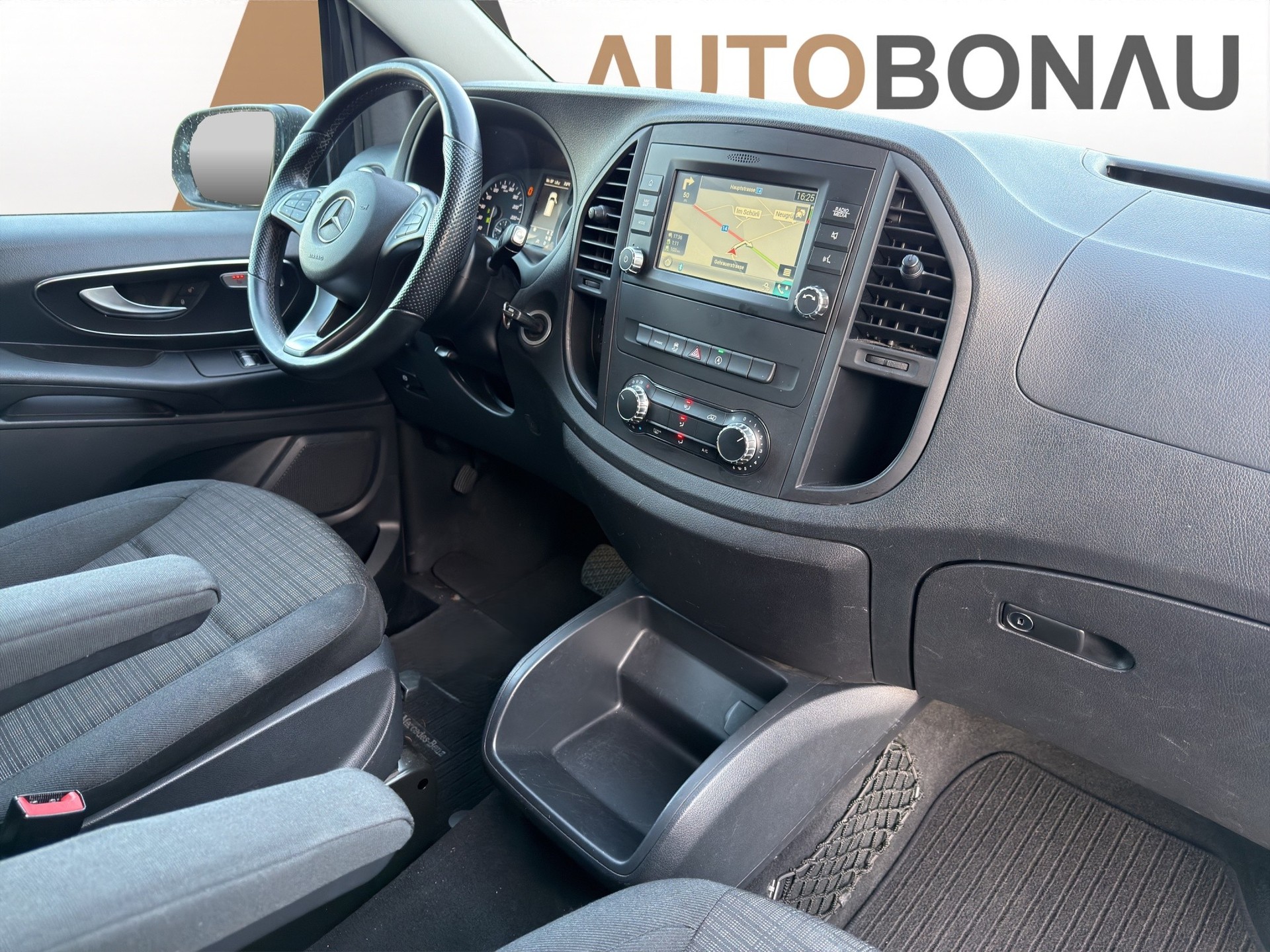 MERCEDES-BENZ Vito 116 CDI Lang Select Family 4Matic 9G-Tronic 8 Plätzer - 11