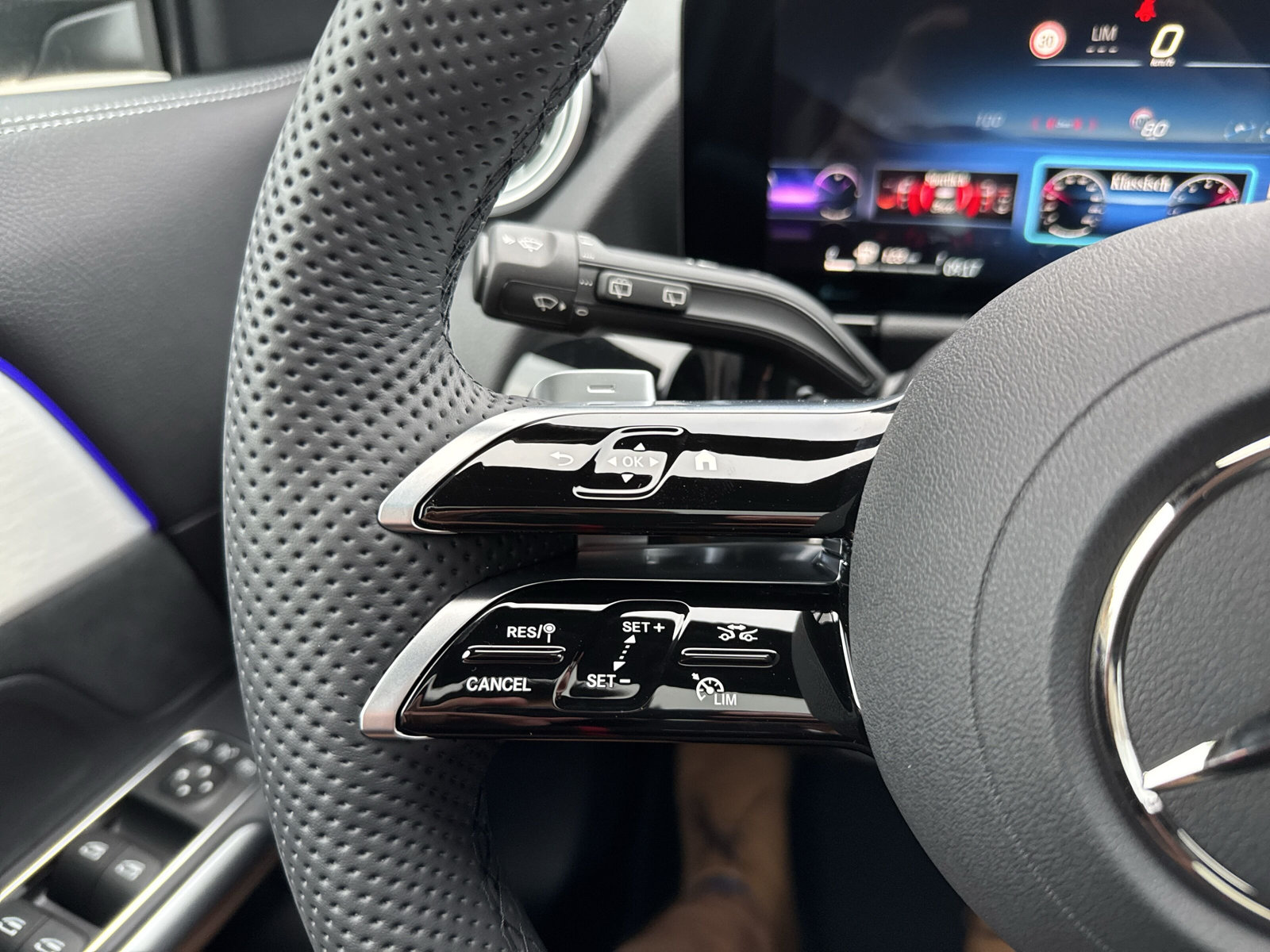 MERCEDES-BENZ GLA 250 4Matic 8G-DCT Swiss Star - 28