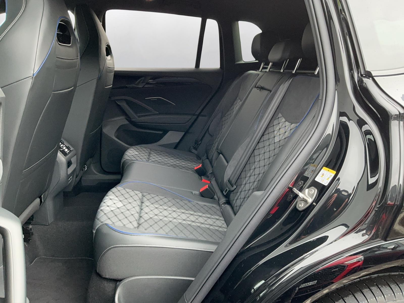 VW Tiguan 2.0 TSI DSG R-Line 4Motion - 11