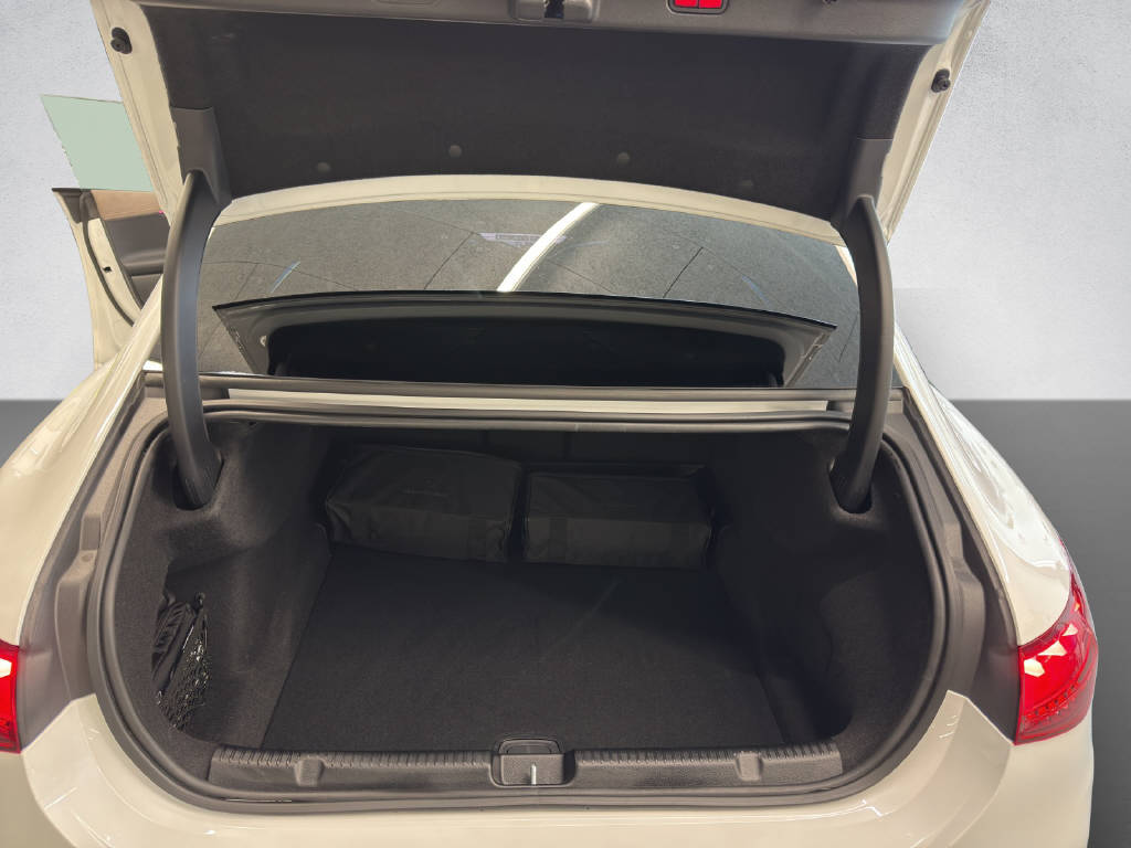 MERCEDES-BENZ EQE 43 AMG 4Matic - 8