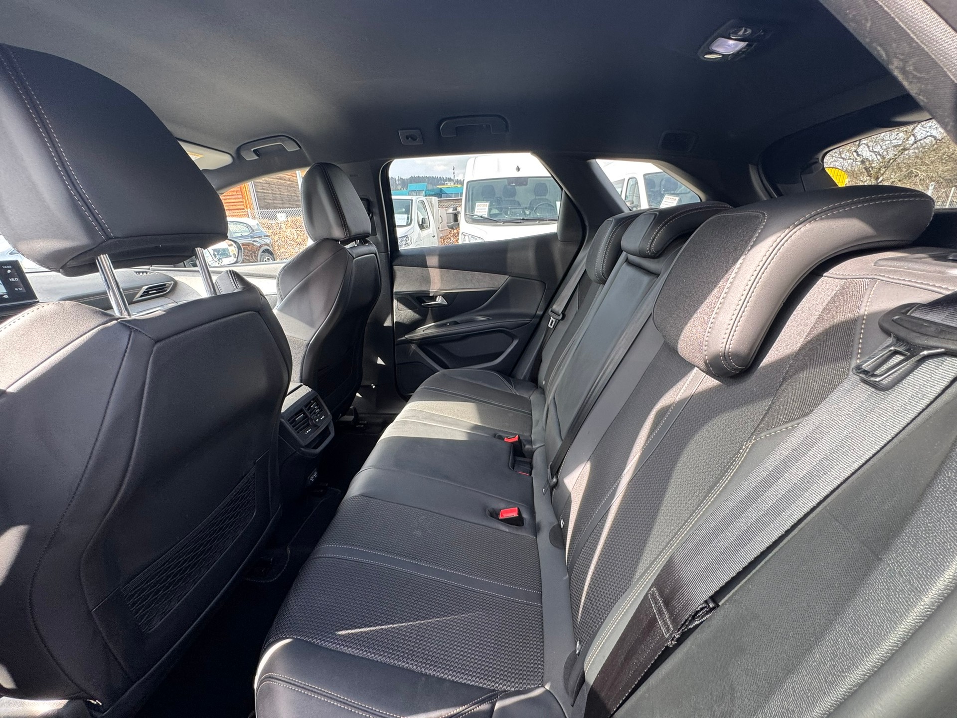 PEUGEOT 3008 136 e-DSC6 Hybrid GT - 10