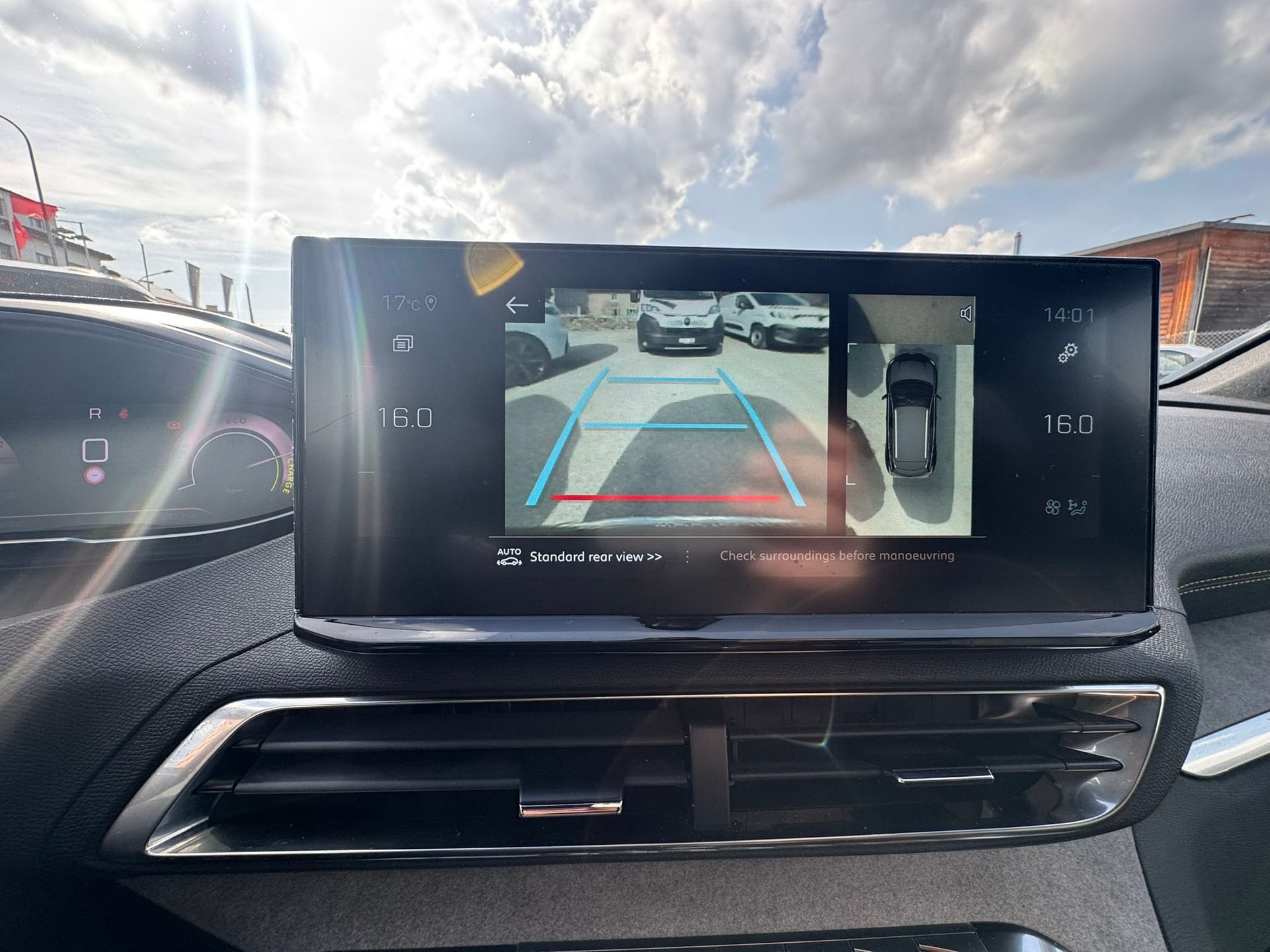 PEUGEOT 3008 136 e-DSC6 Hybrid GT - 9