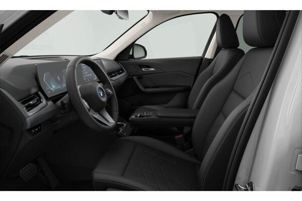 BMW iX1 20 eDrive U11 AHK-700 KG 📍 - 3