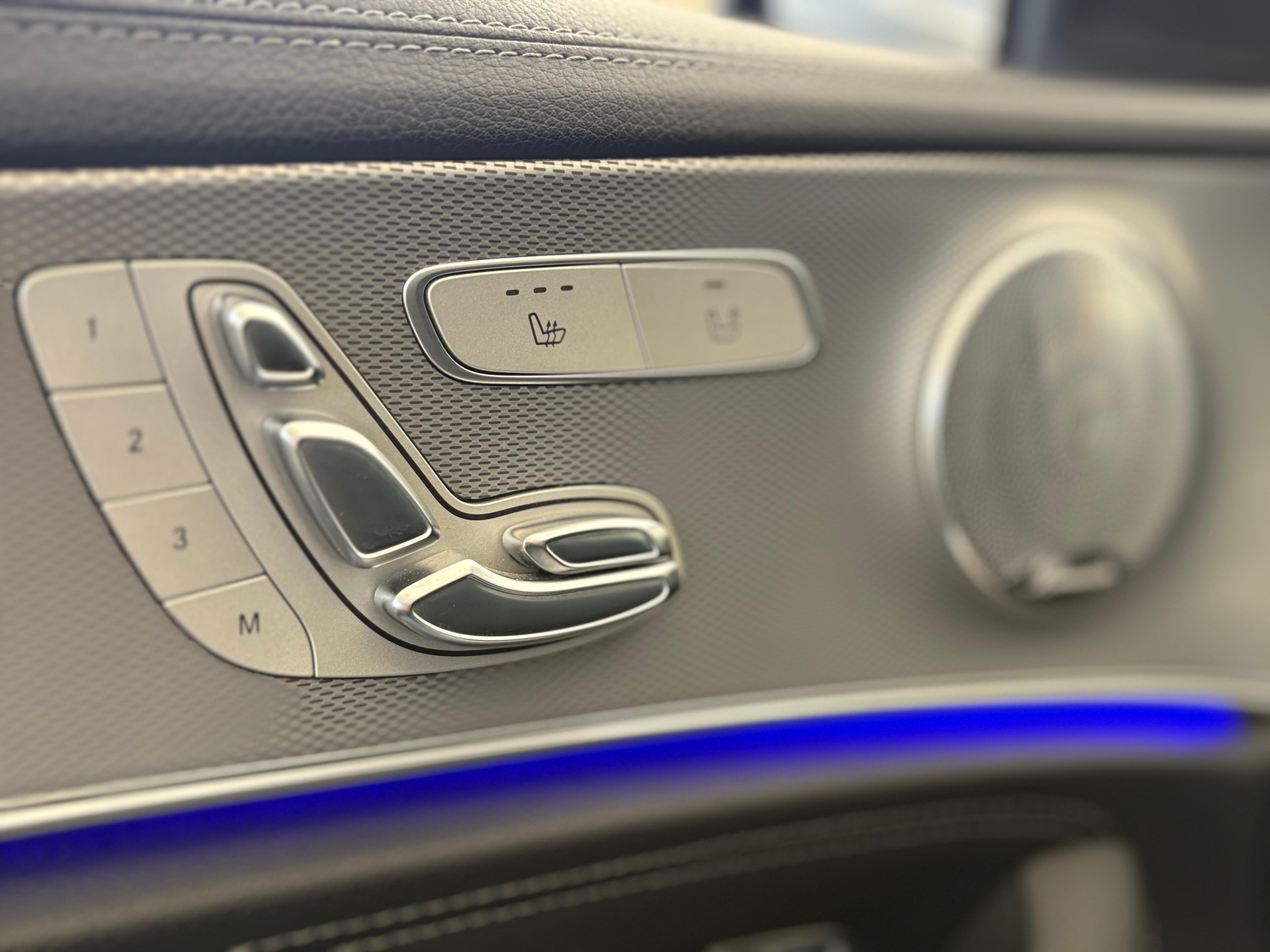 MERCEDES-BENZ E 220 d AMG Line 4matic - 11