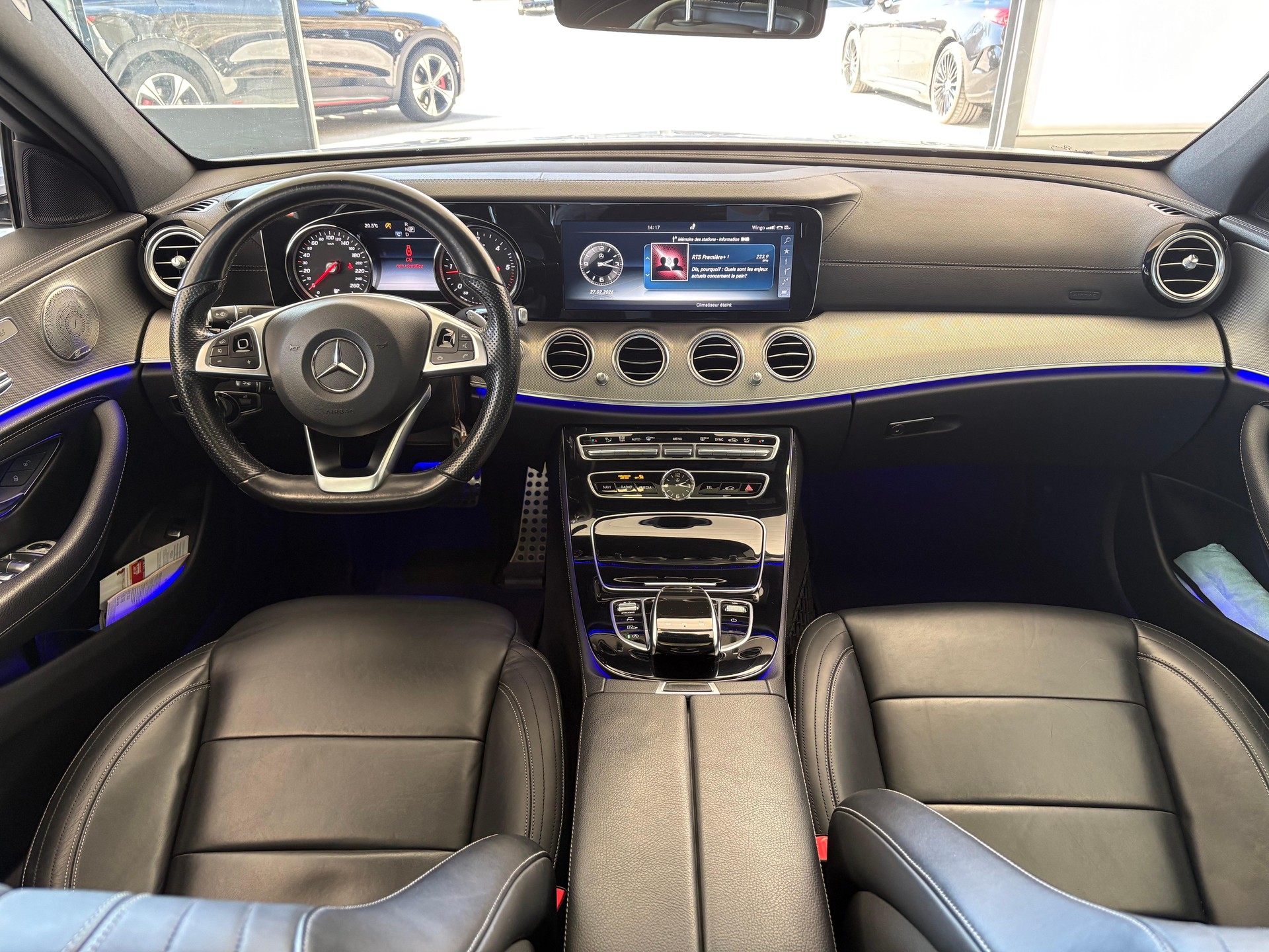 MERCEDES-BENZ E 220 d AMG Line 4matic - 9
