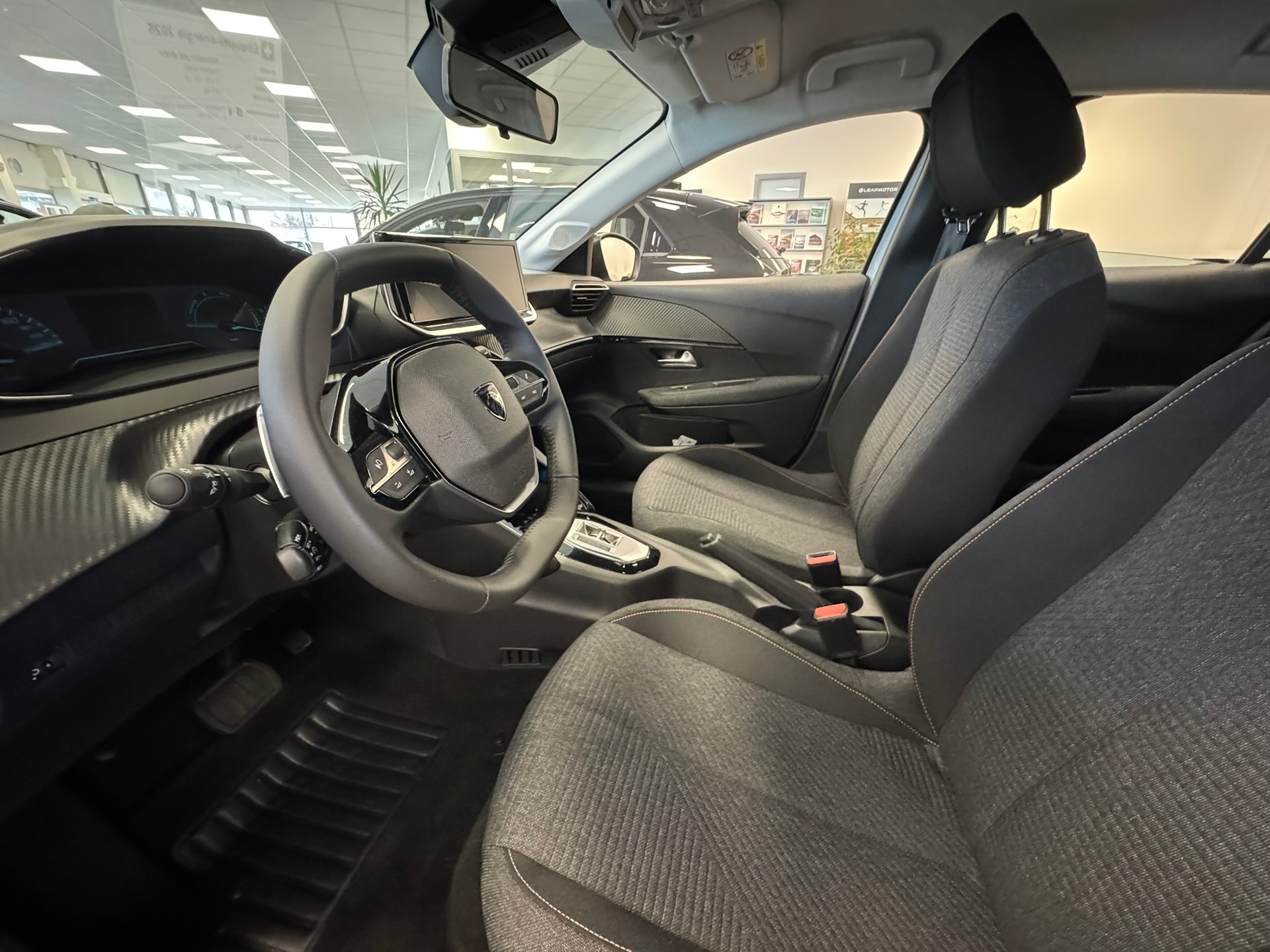 PEUGEOT 208 1.2 MHEV 110 Style - 7