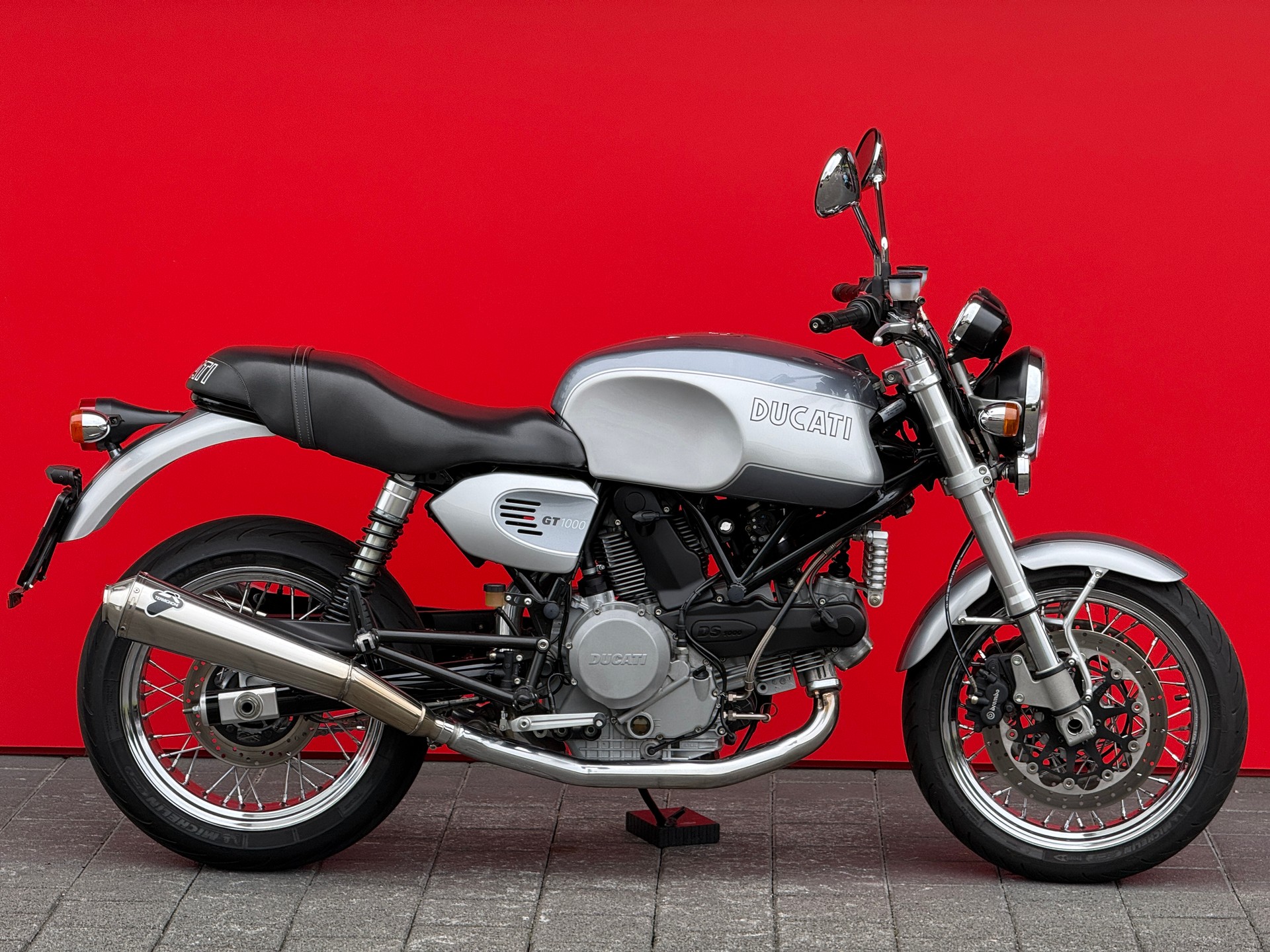 DUCATI GT 1000 - 1