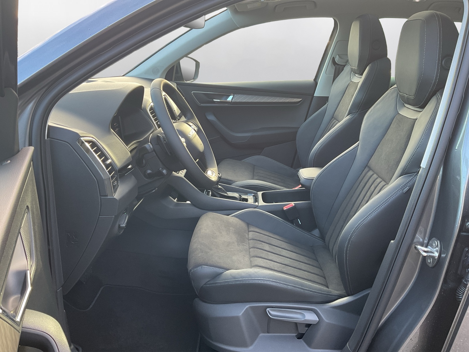 SKODA Karoq 1.5 TSI Dynamic DSG - 10