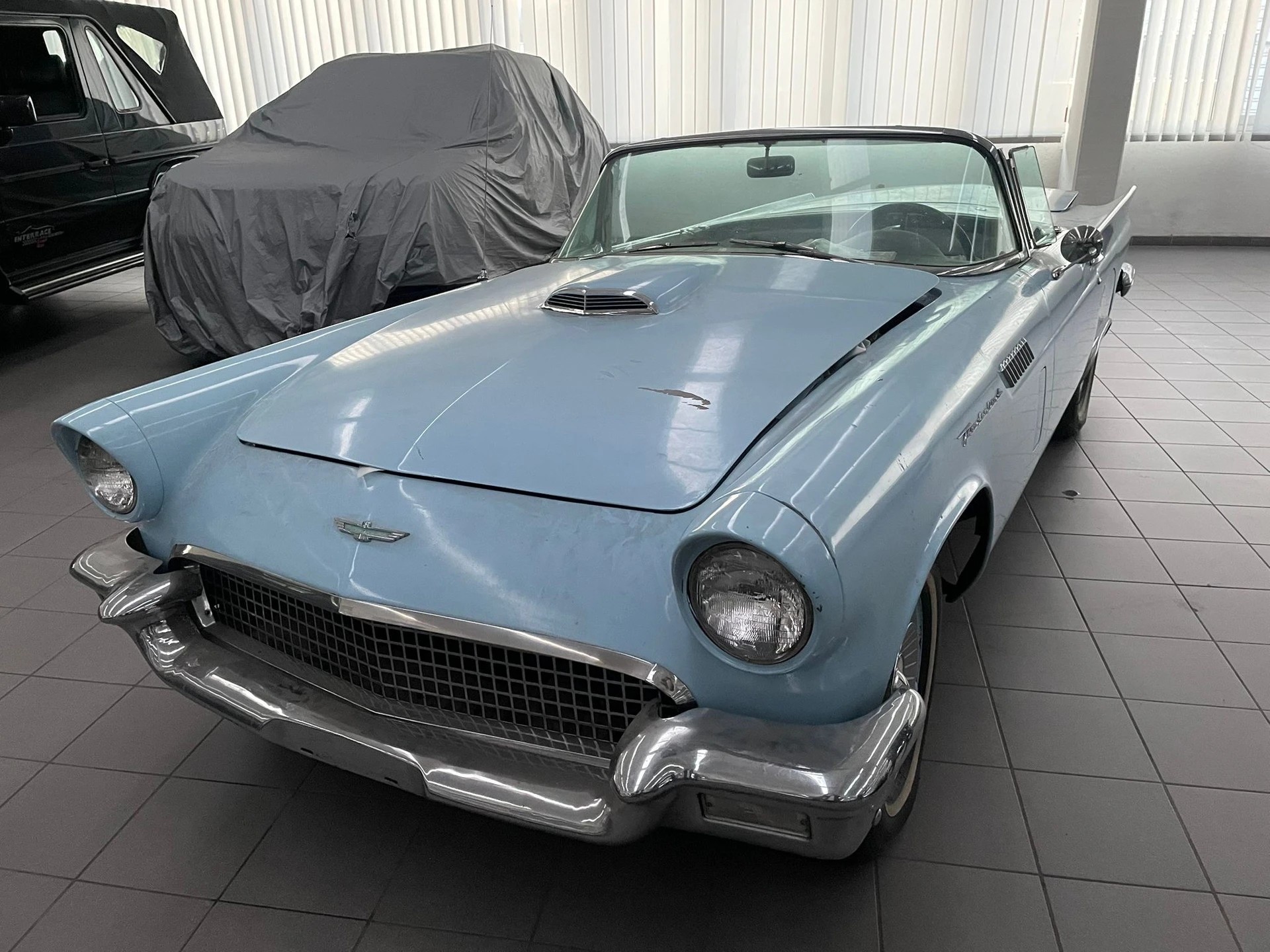 FORD Thunderbird