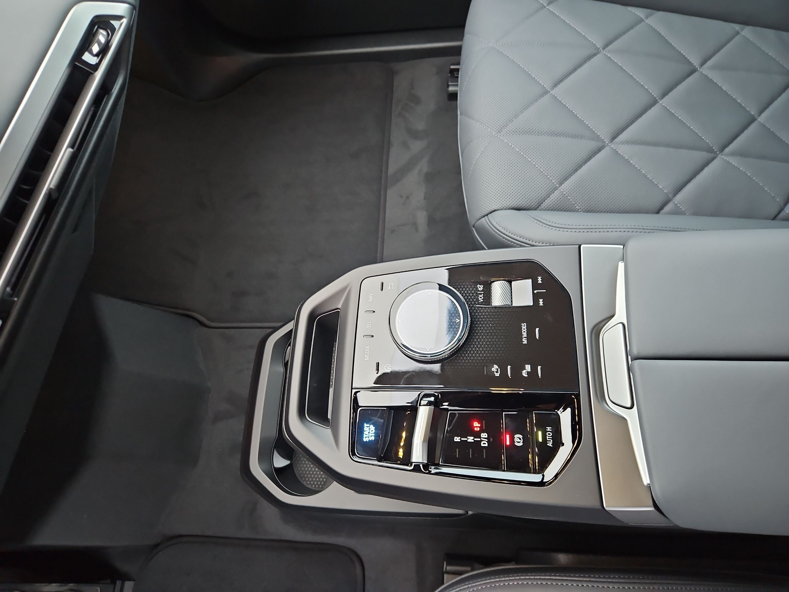 BMW iX xDrive60 M Sport Pro - 22