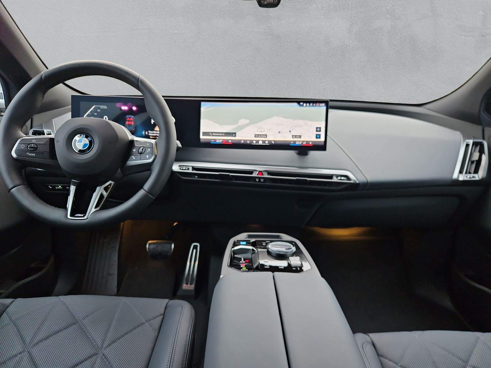 BMW iX xDrive60 M Sport Pro - 13