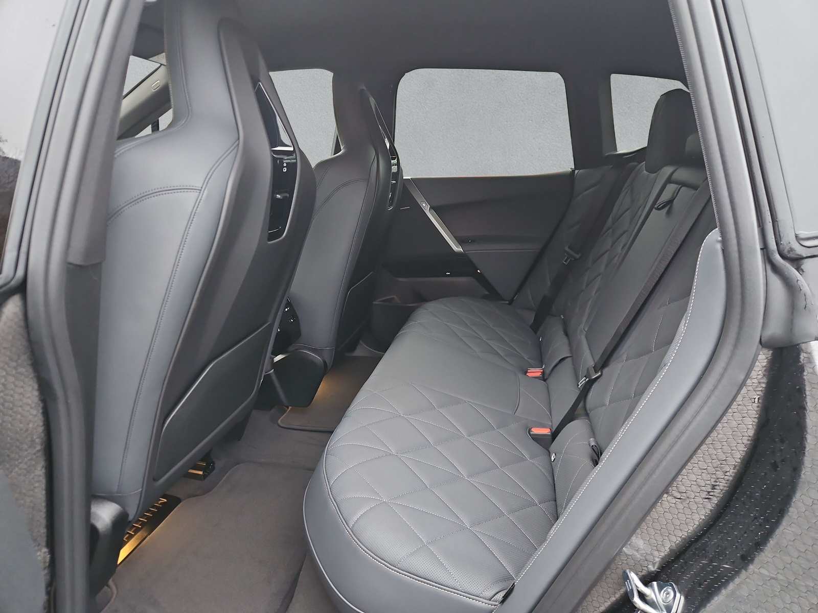 BMW iX xDrive60 M Sport Pro - 12