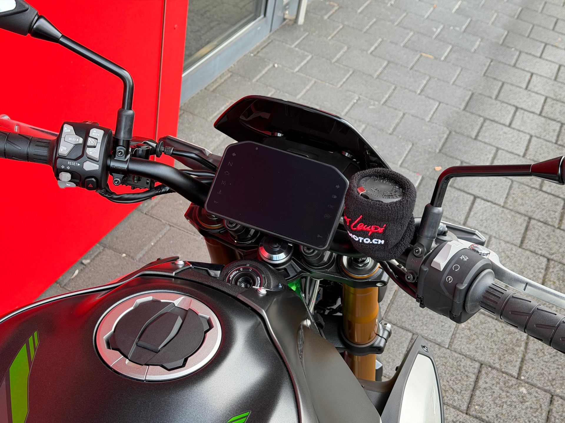 KAWASAKI Z 900 SE Performance - 6