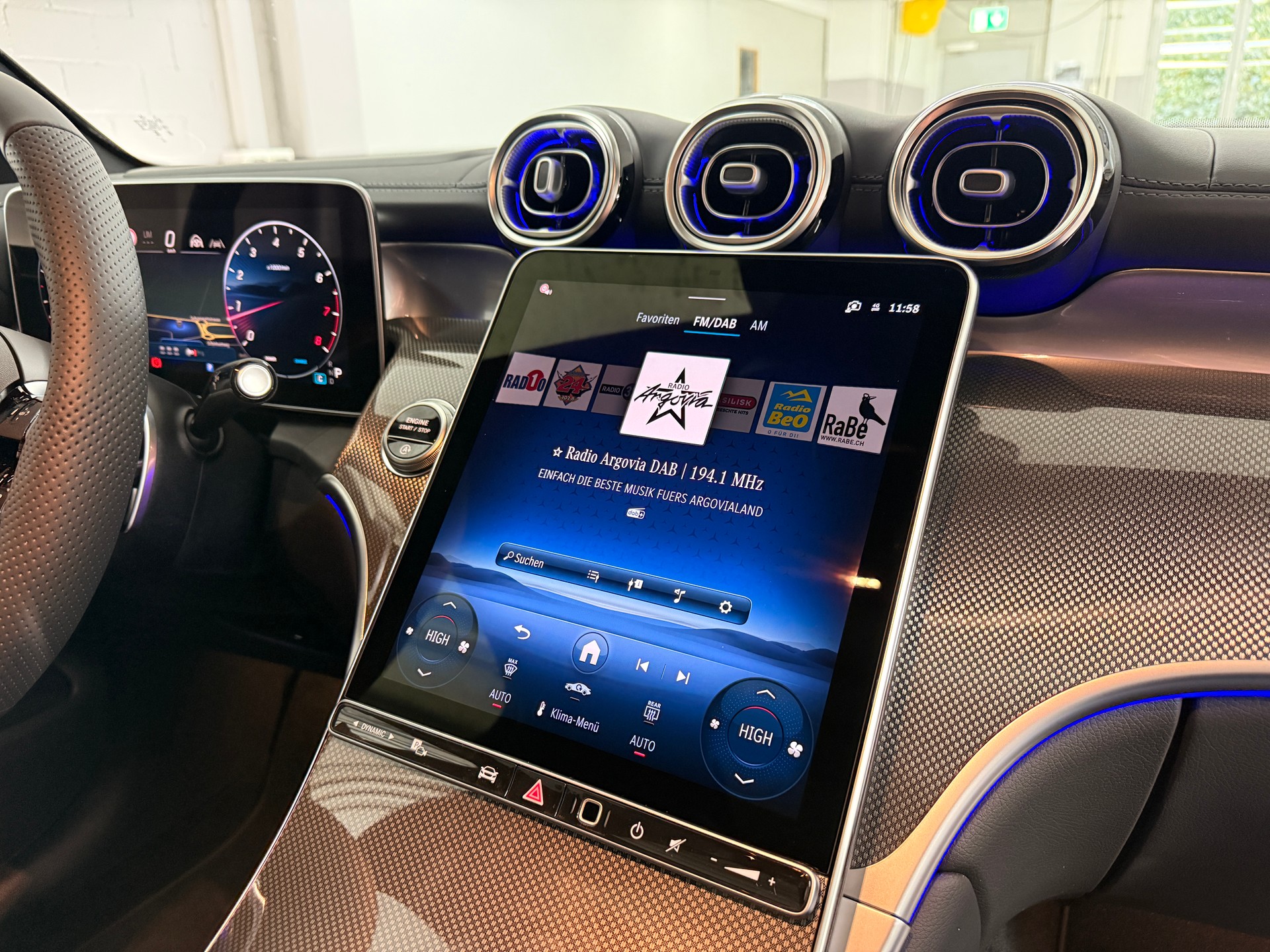 MERCEDES-BENZ GLC 300 4MATIC - 12