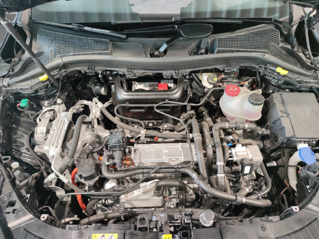 MERCEDES-BENZ EQA 350 AMG Line 4Matic Swiss Star - 9